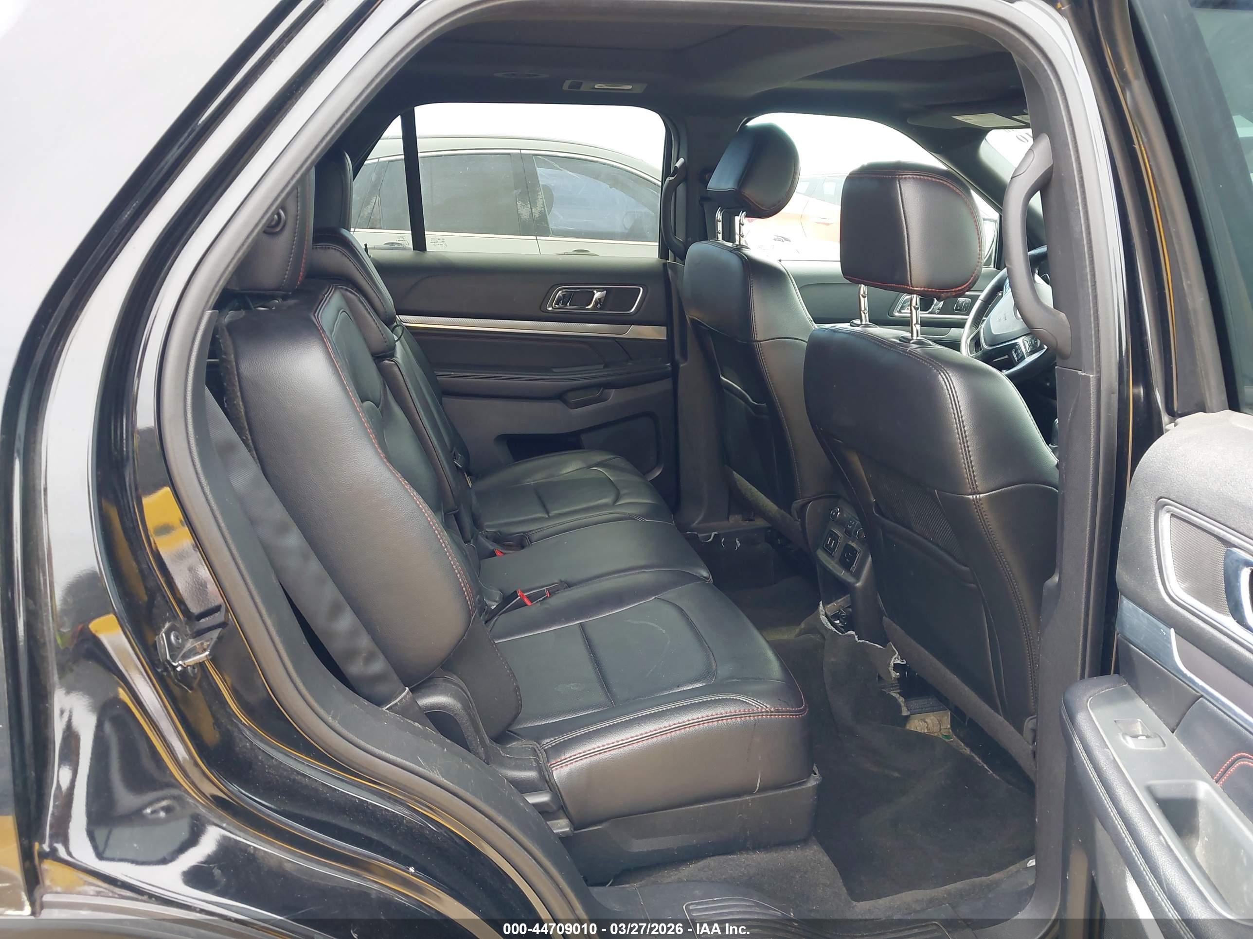 FORD EXPLORER image 8