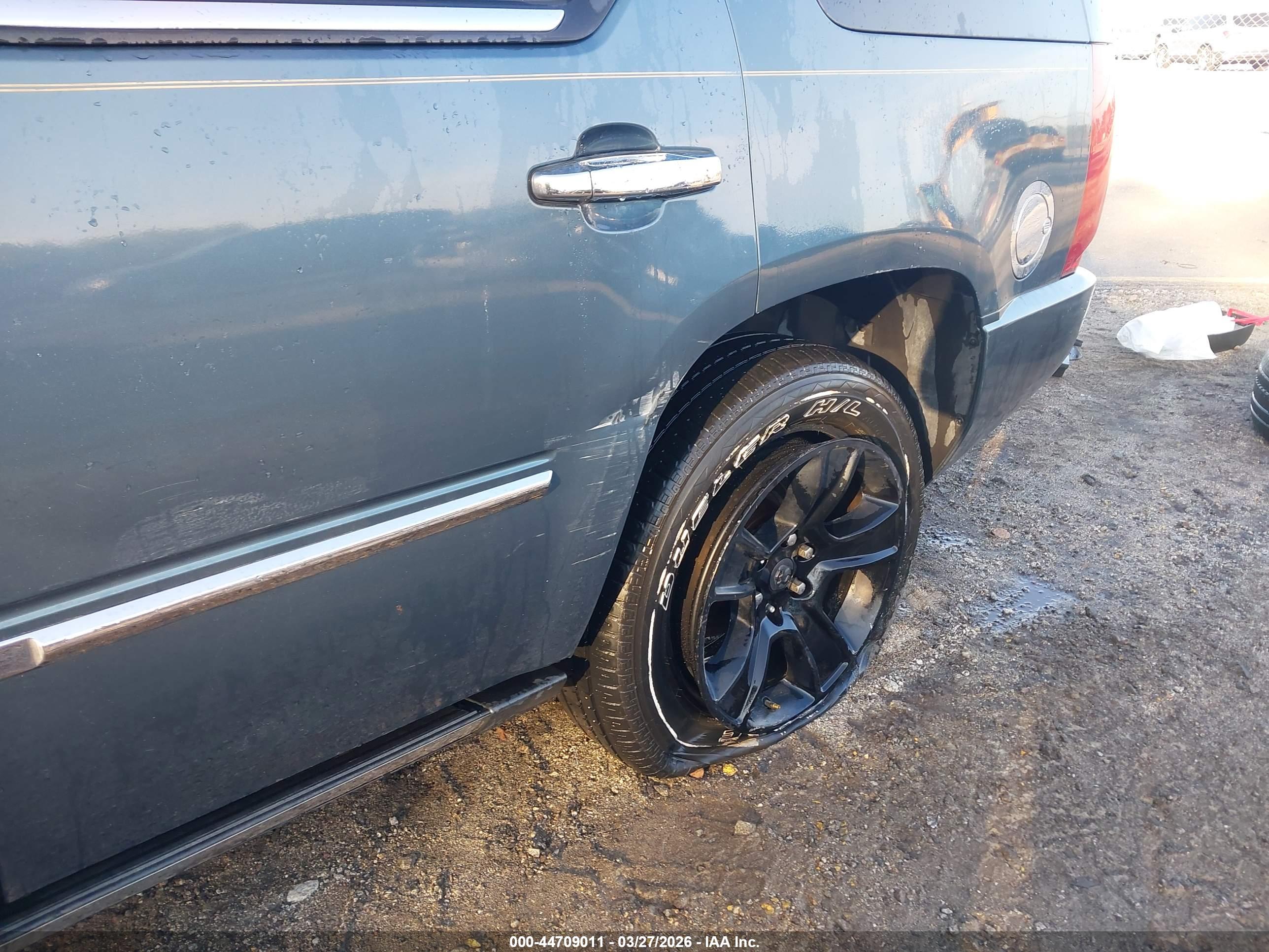 CADILLAC ESCALADE image 6