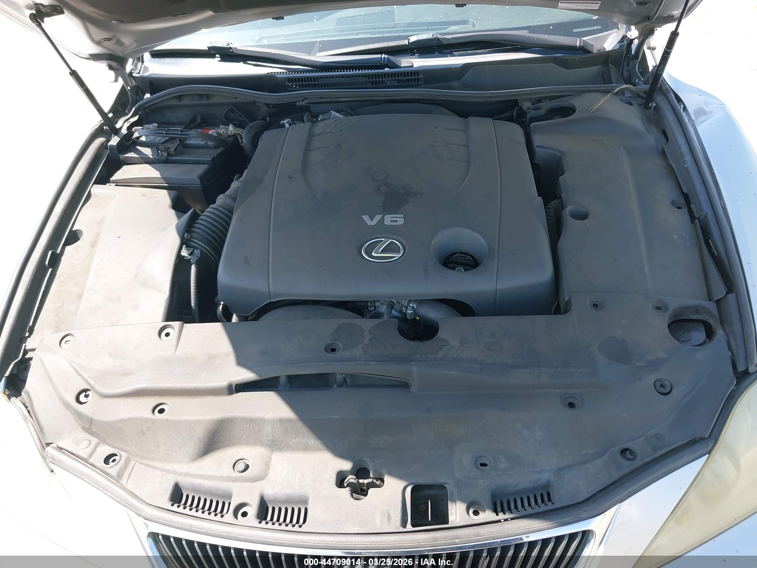 LEXUS IS image 10