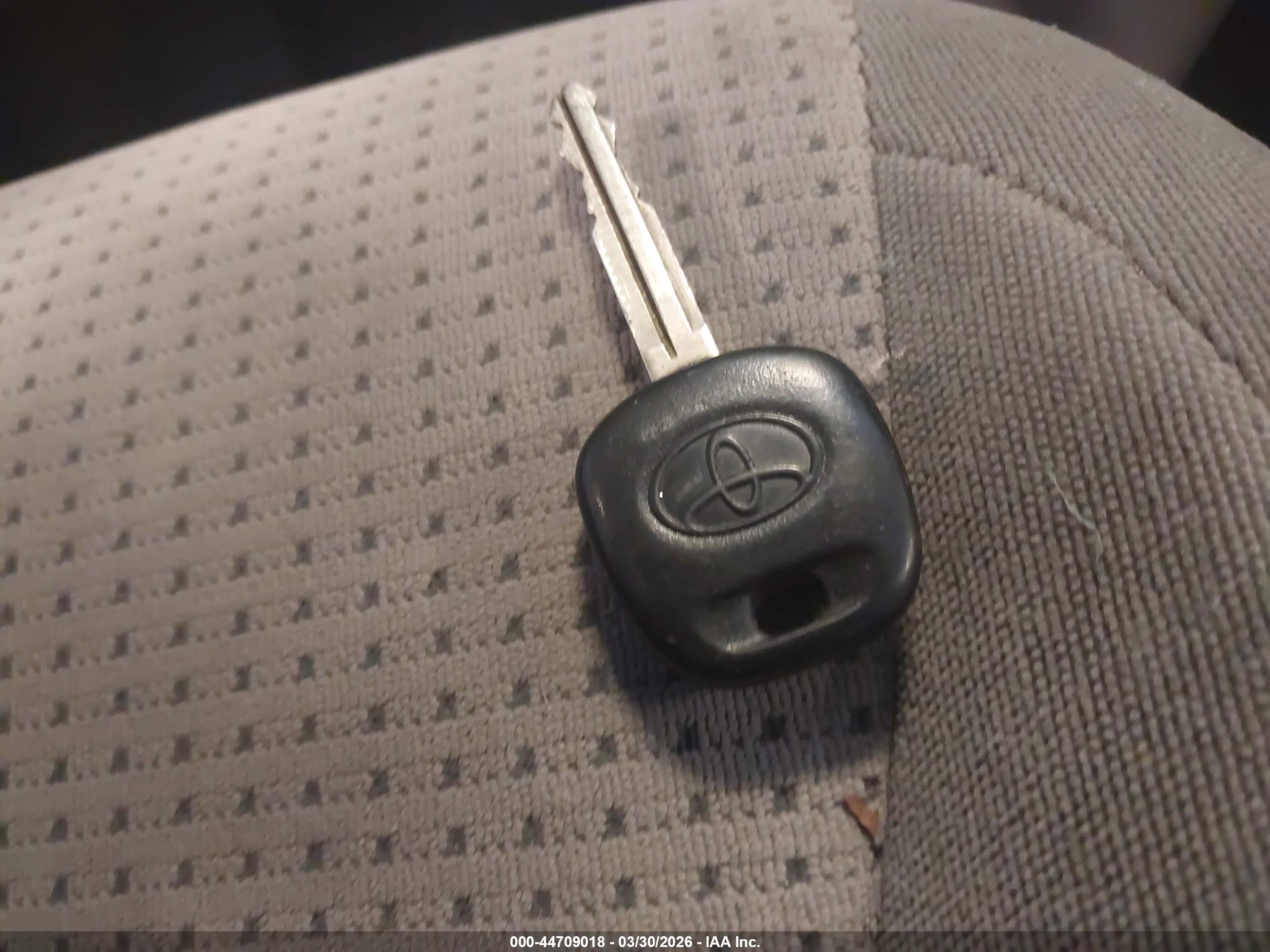 TOYOTA SIENNA image 11