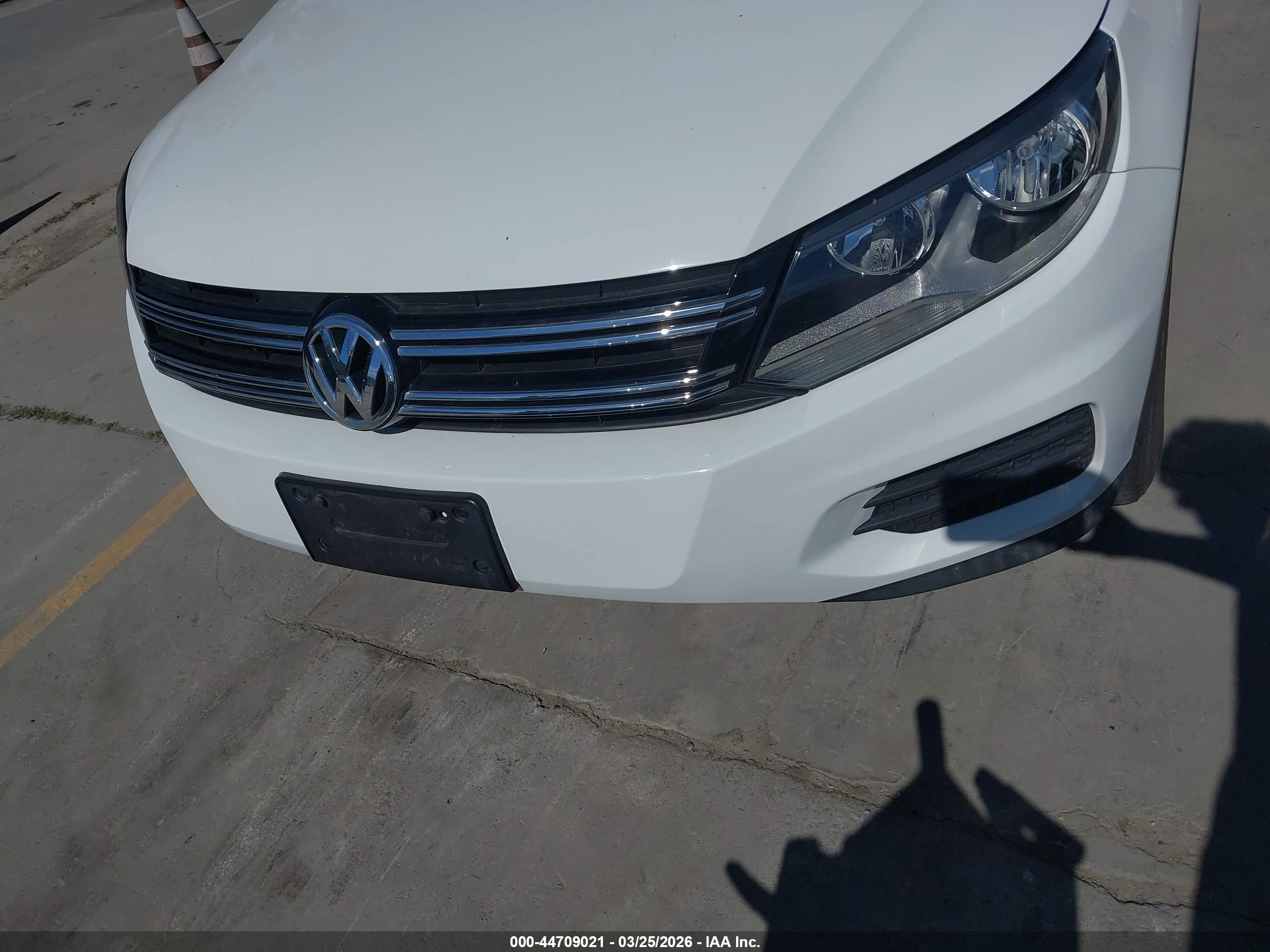 VOLKSWAGEN TIGUAN image 6