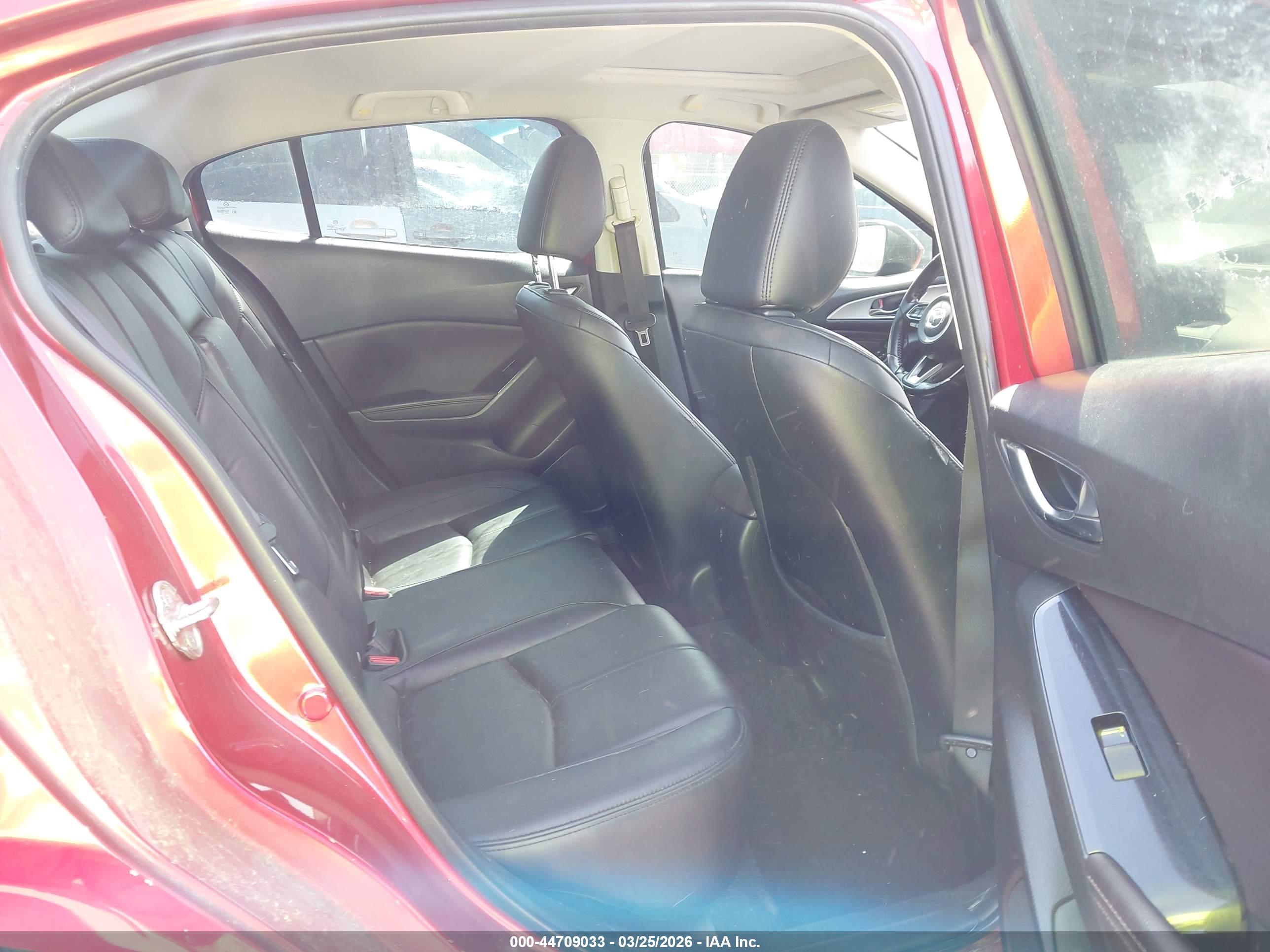 MAZDA MAZDA3 image 8
