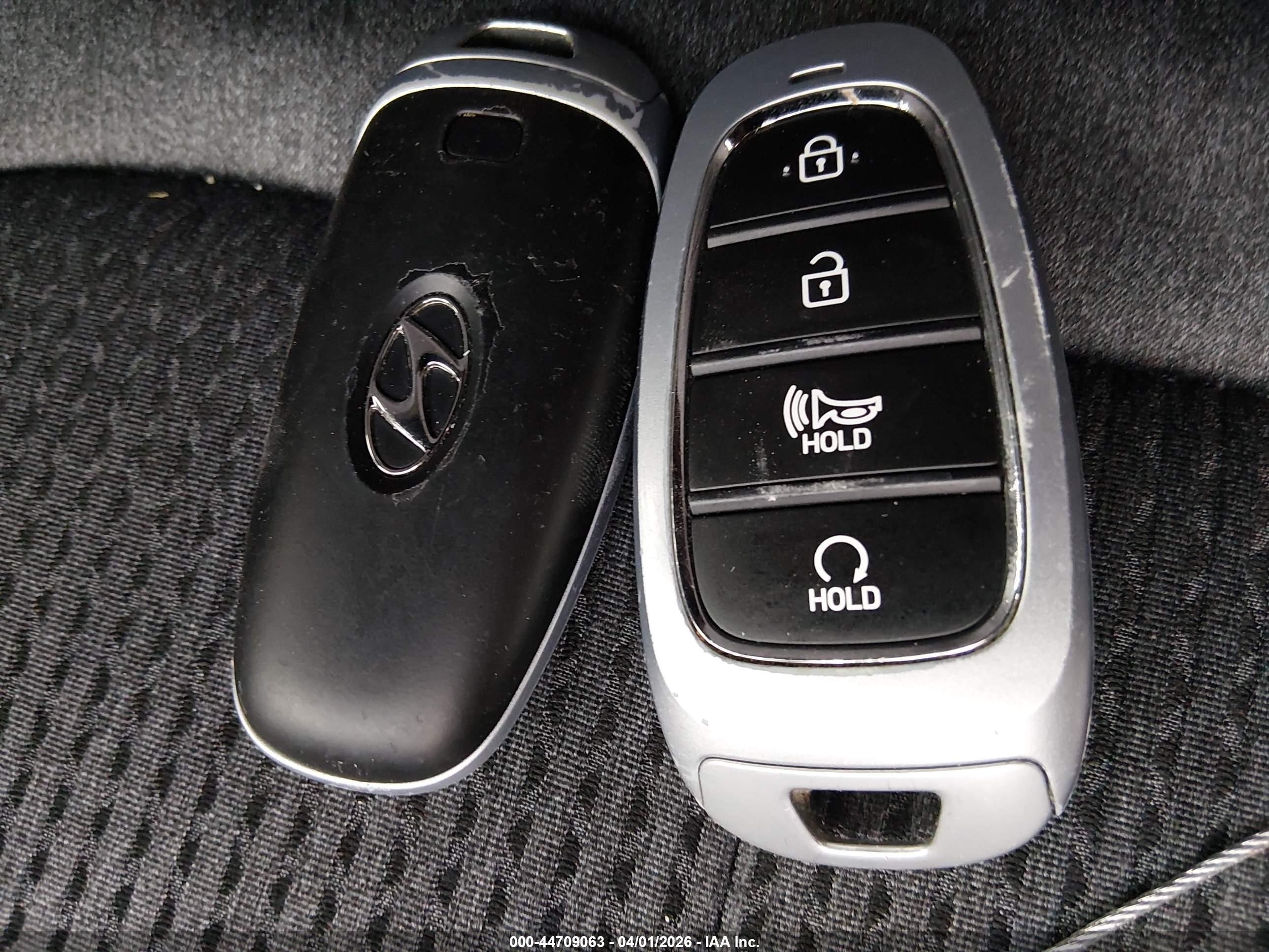 HYUNDAI SANTA image 11