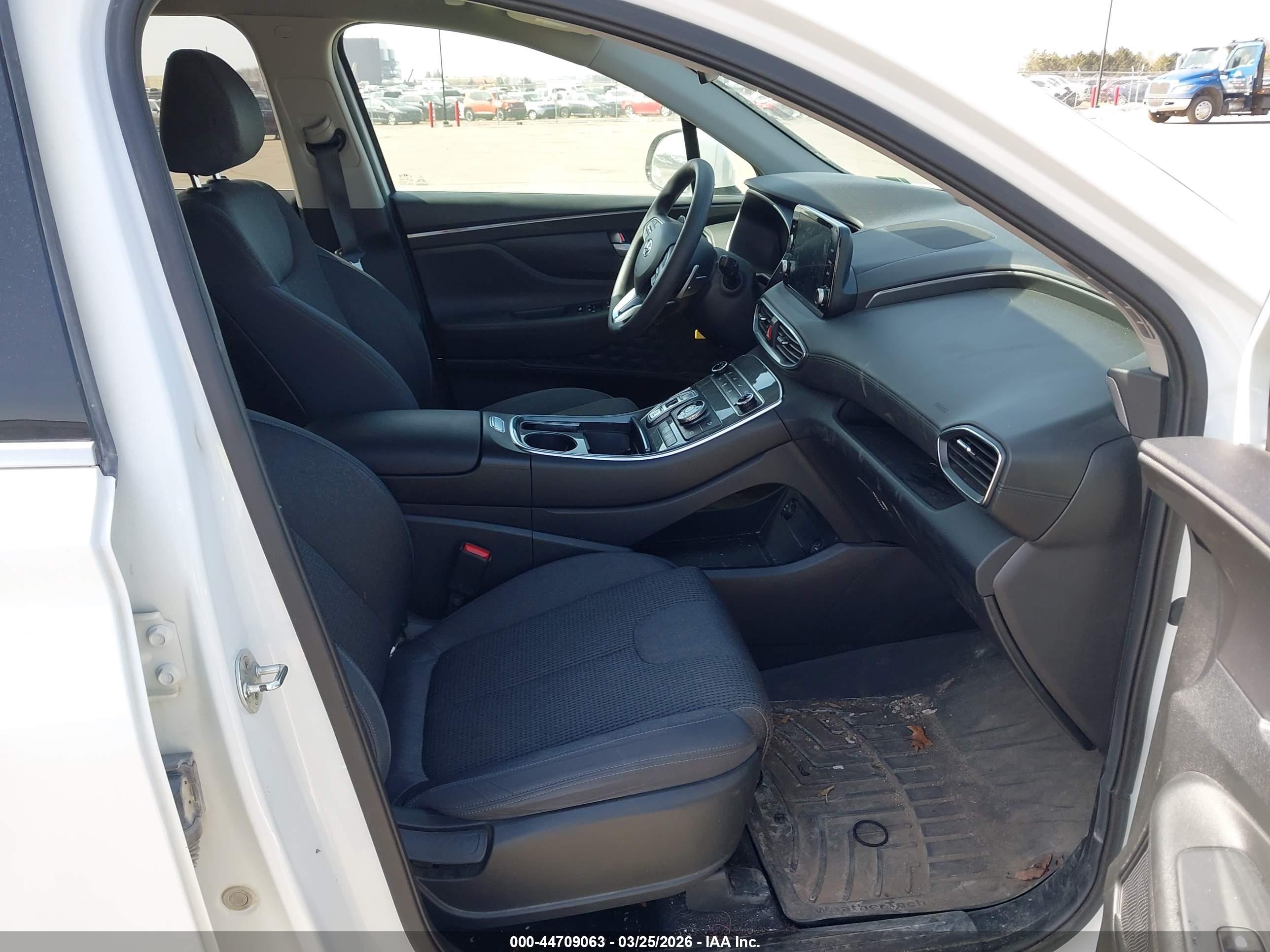 HYUNDAI SANTA image 5
