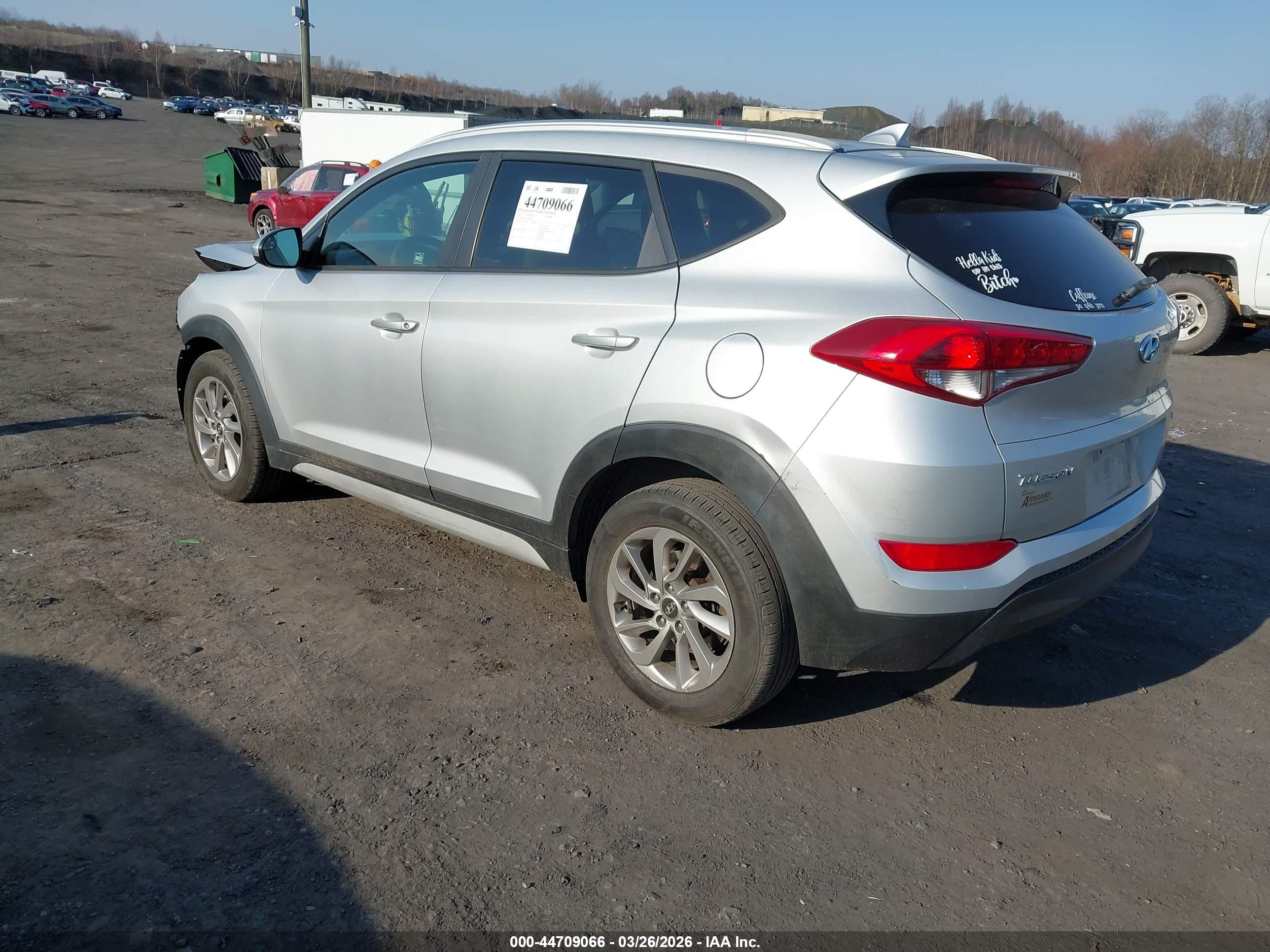 HYUNDAI TUCSON image 3