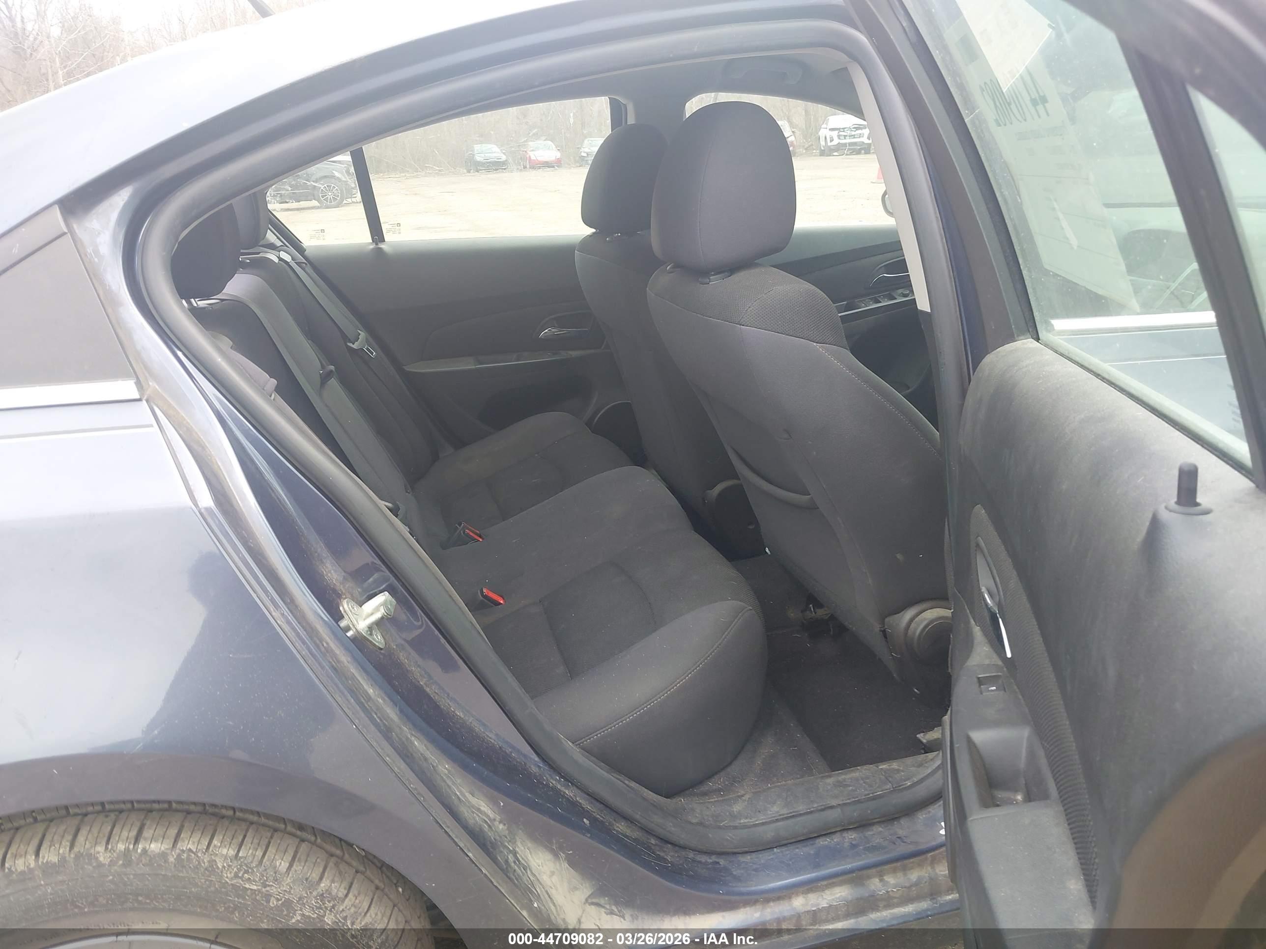 CHEVROLET CRUZE image 8