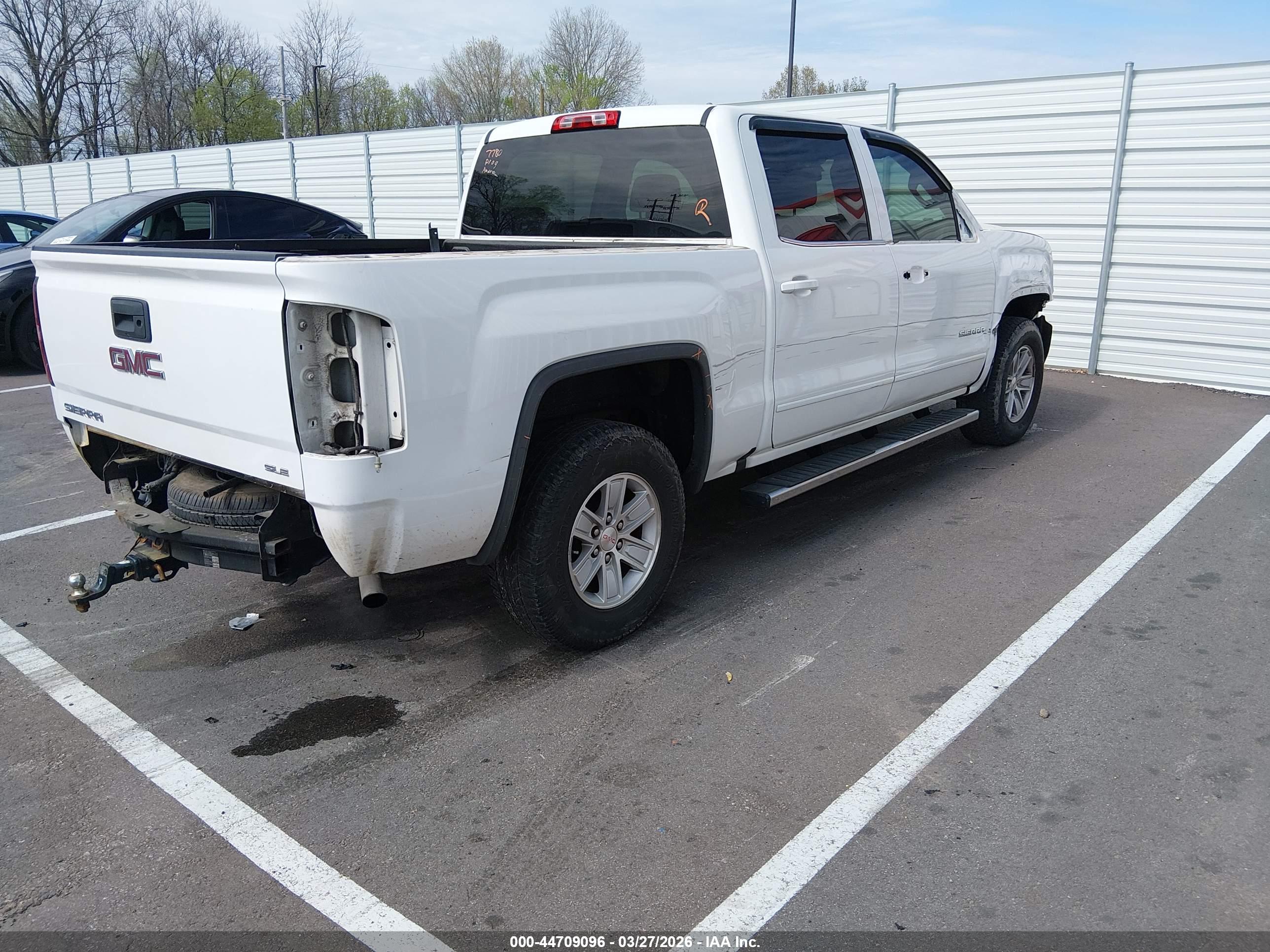 GMC SIERRA image 4