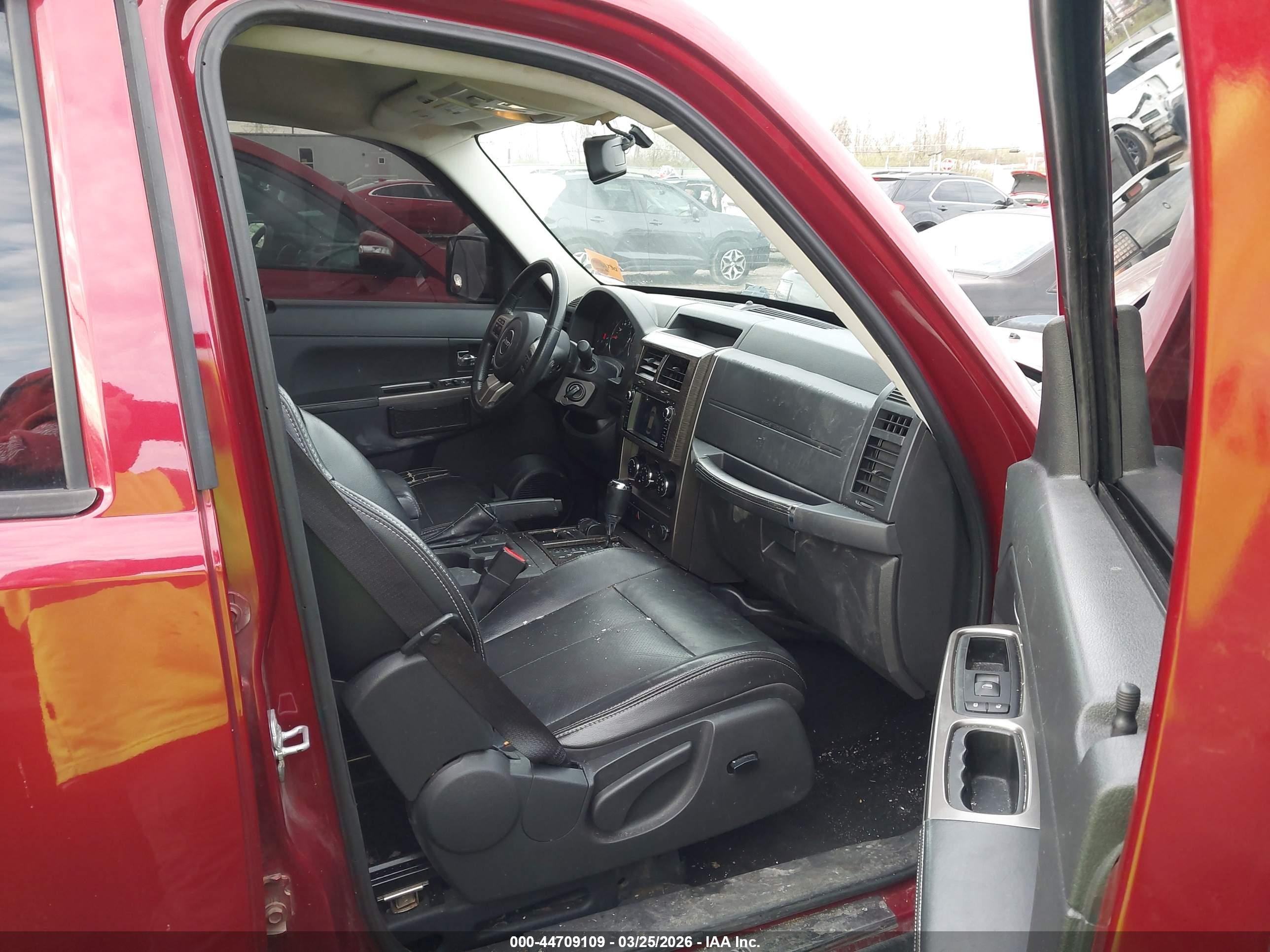JEEP LIBERTY image 5