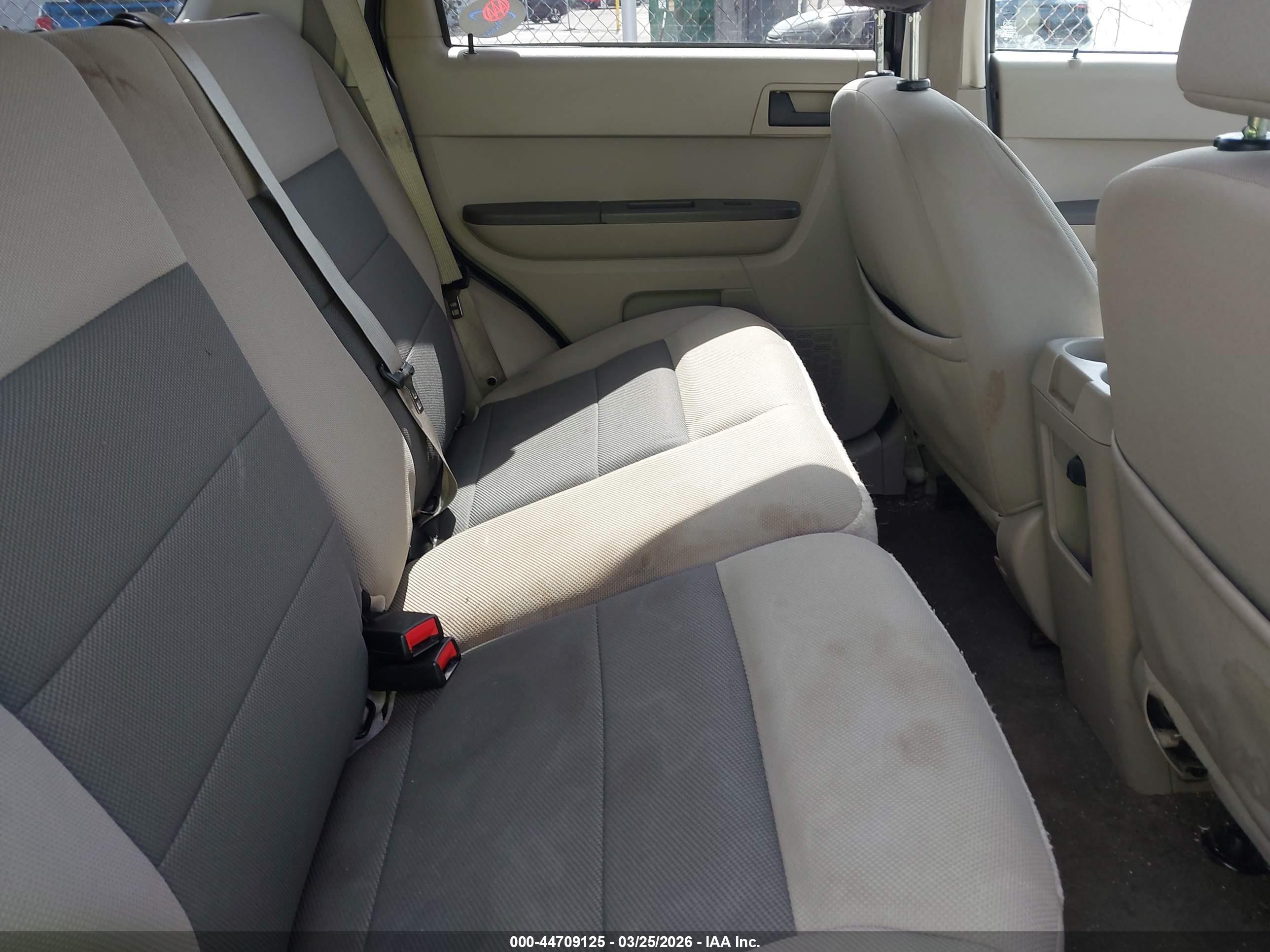 FORD ESCAPE image 8