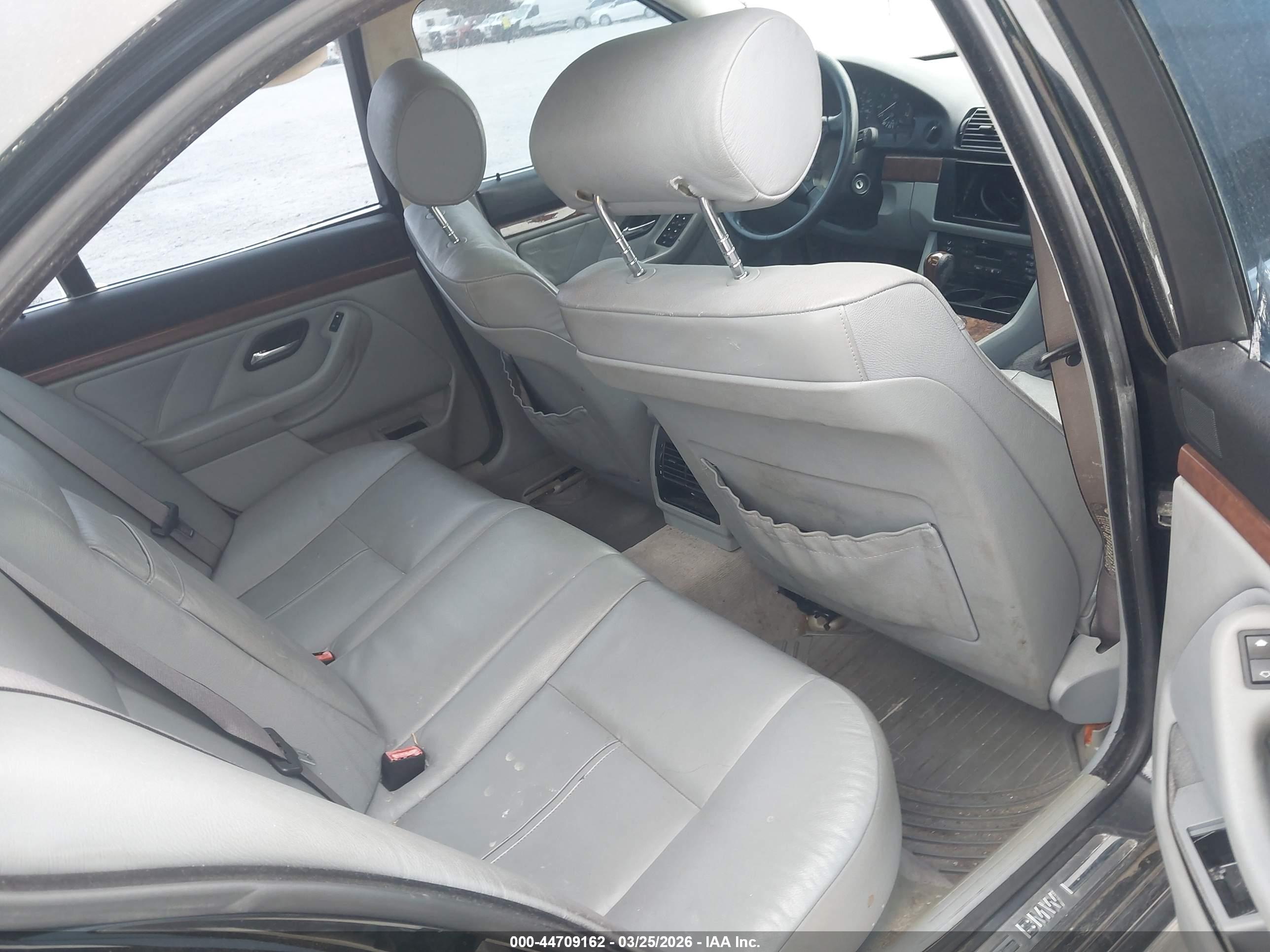BMW 540IA image 8