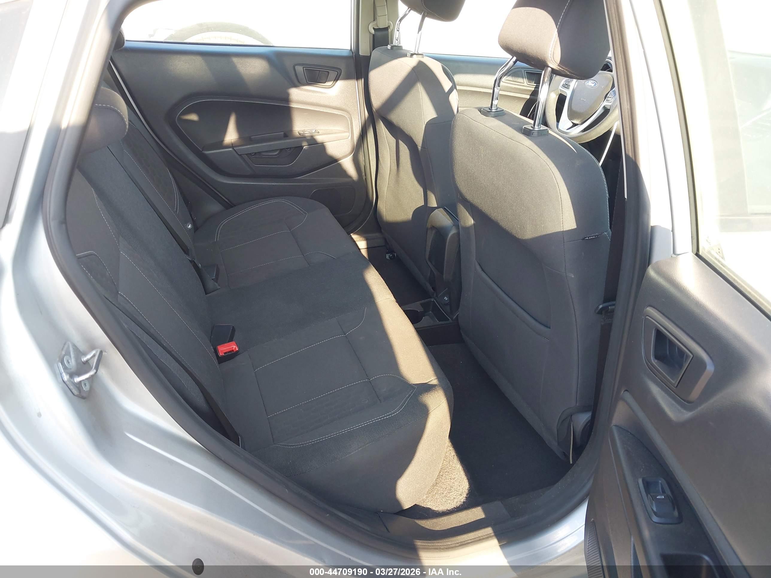 FORD FIESTA image 8