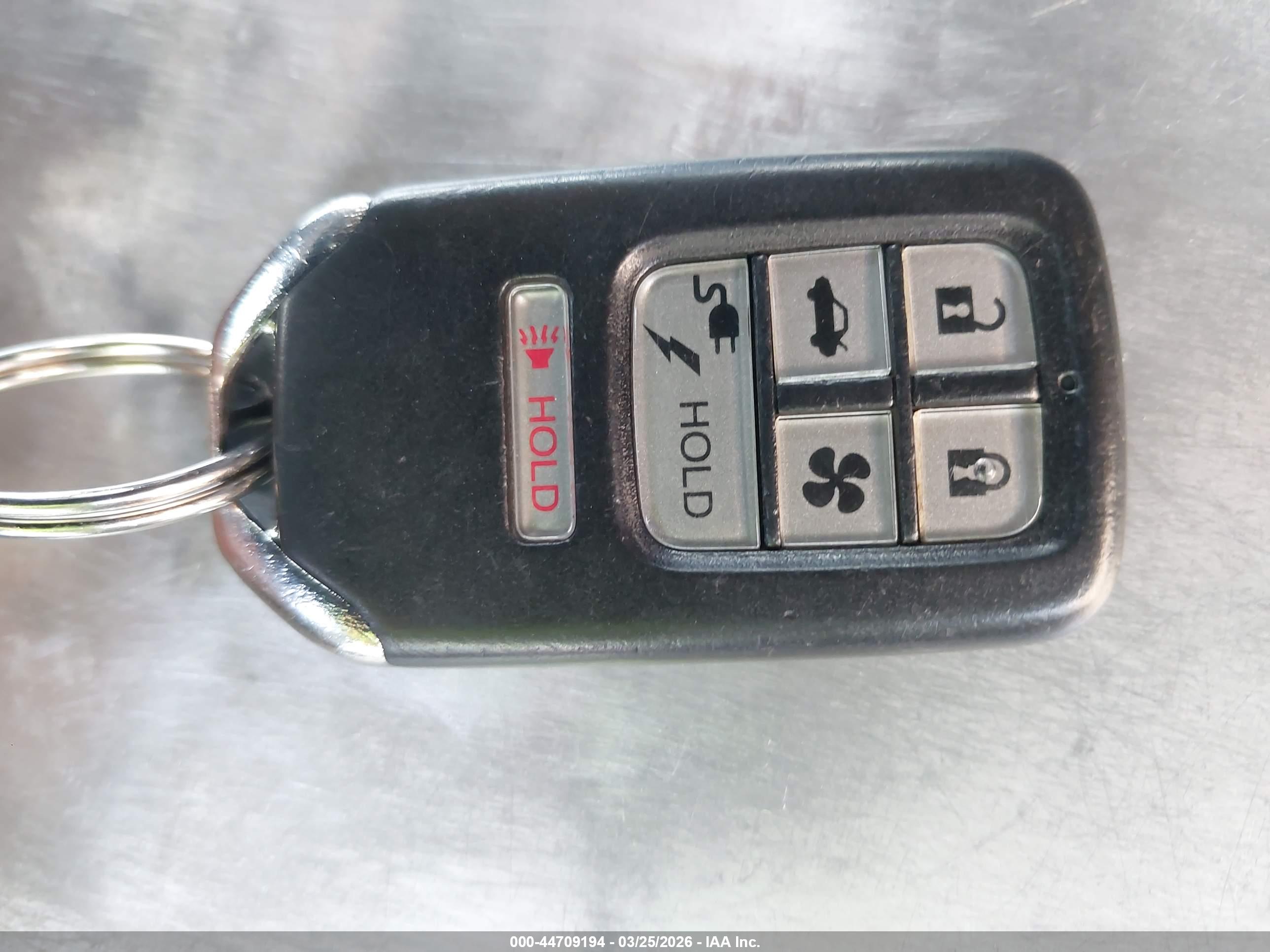 HONDA CLARITY image 11