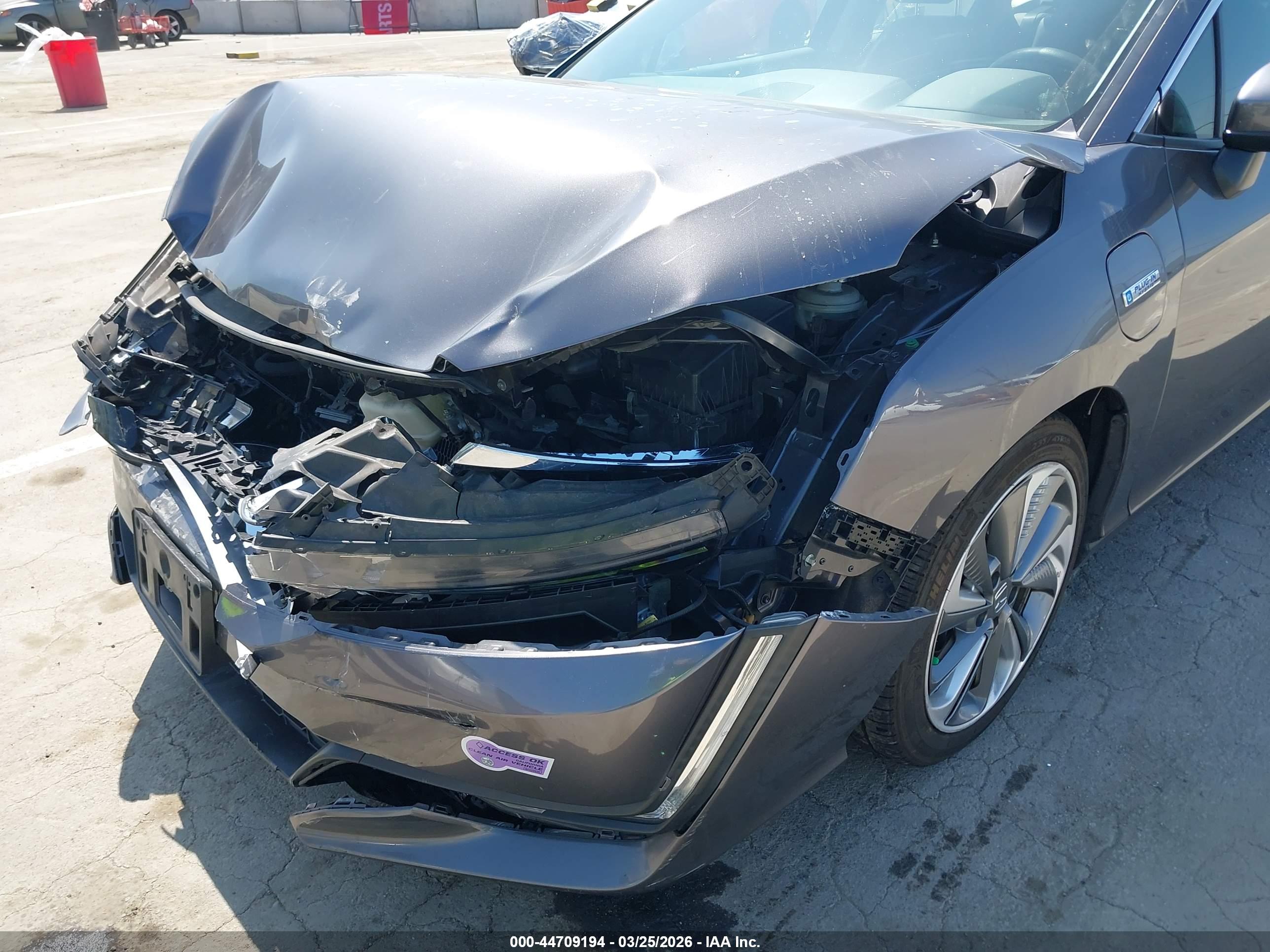HONDA CLARITY image 6