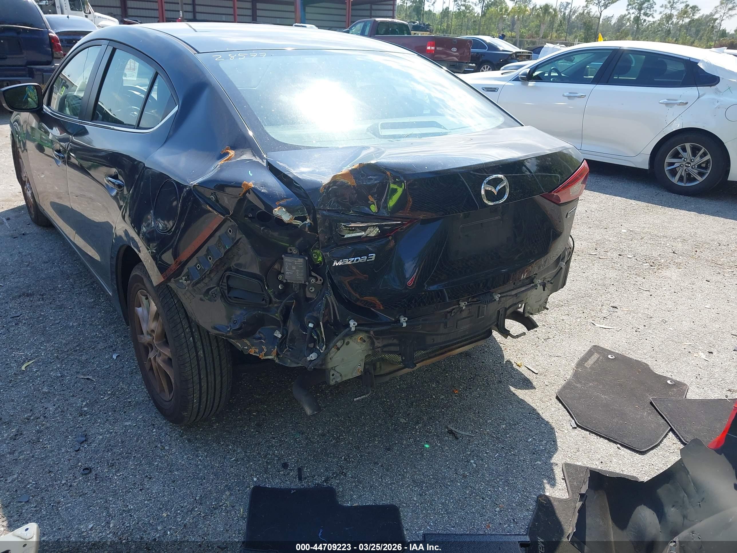MAZDA MAZDA3 image 6