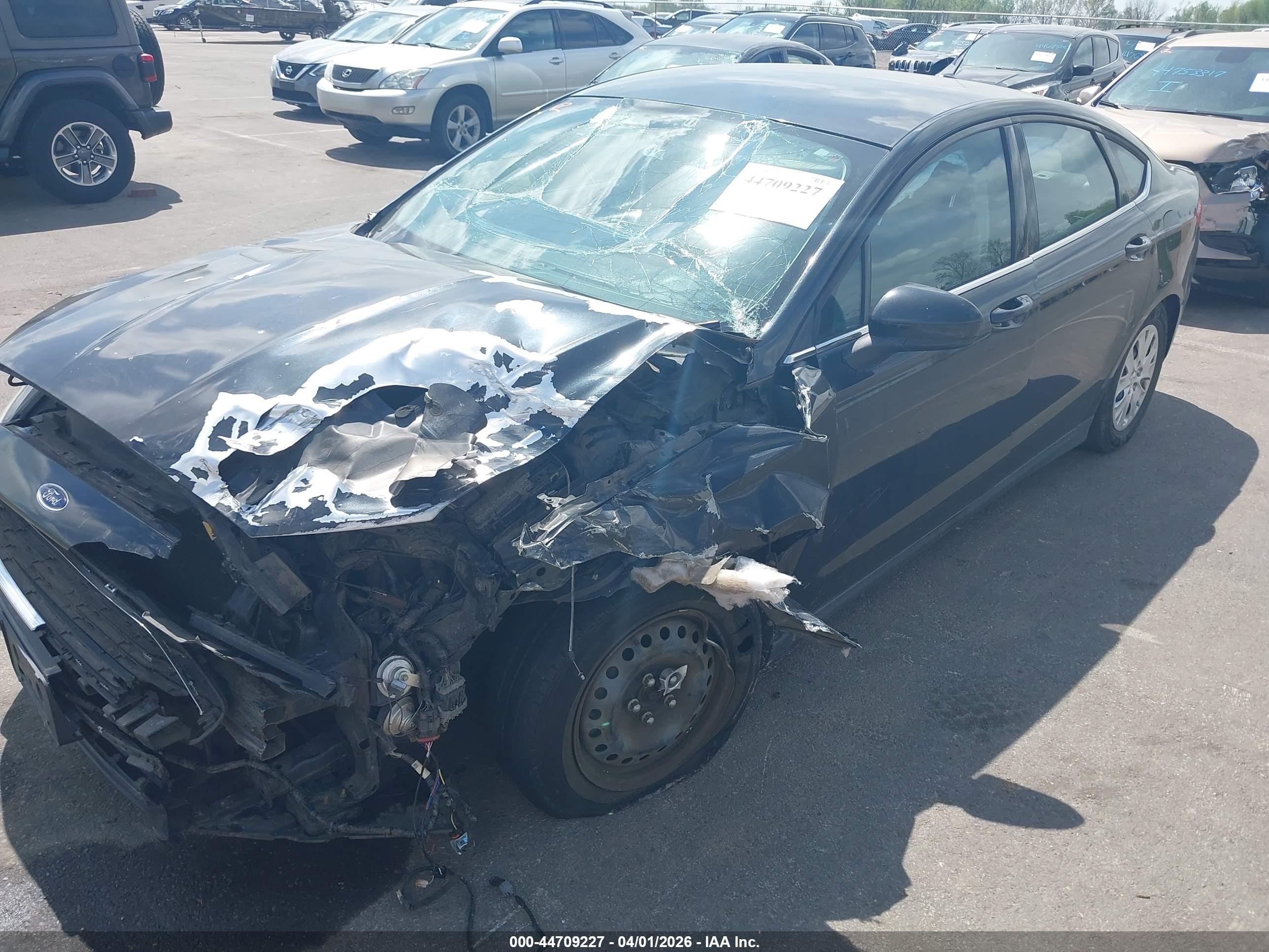FORD FUSION image 2