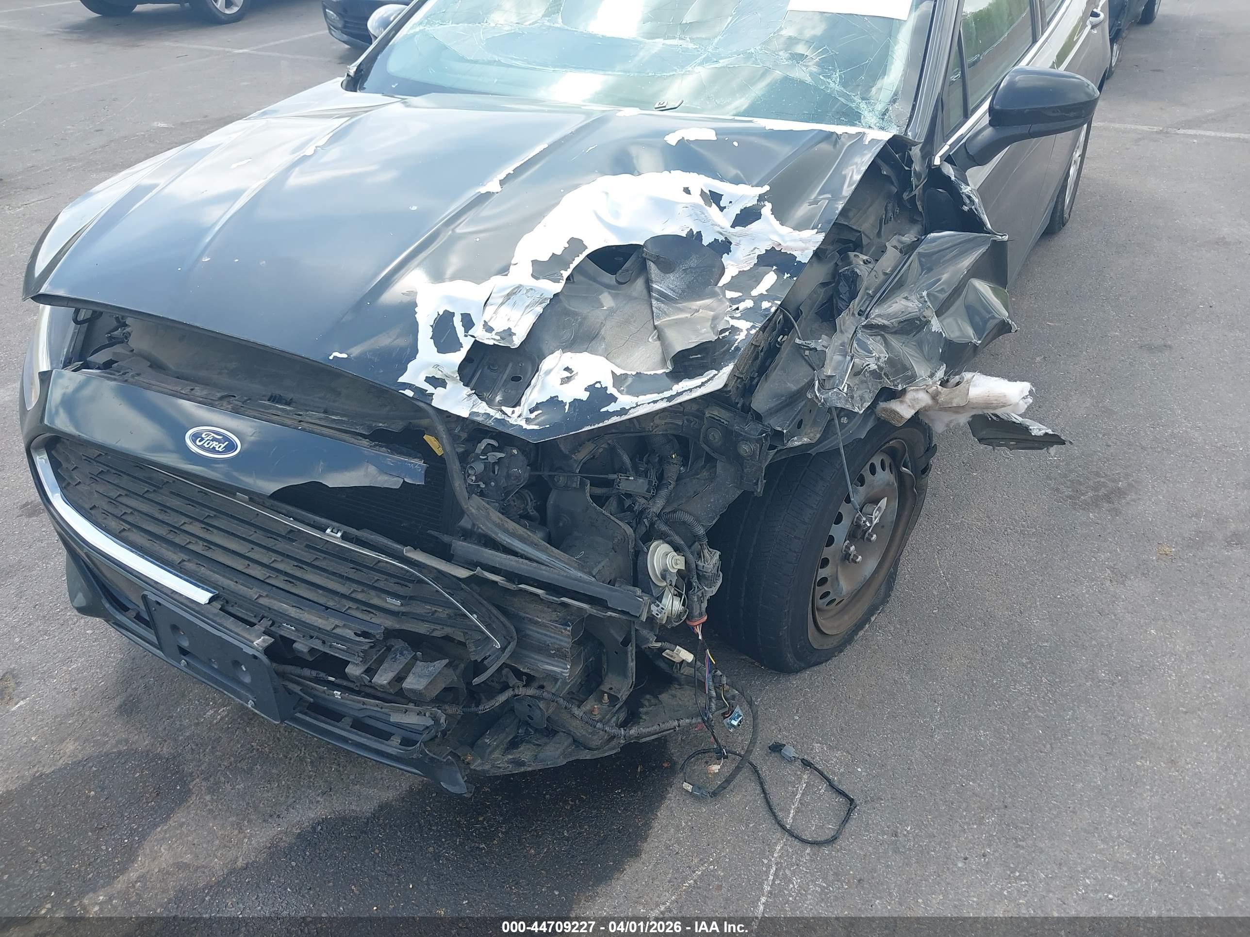 FORD FUSION image 6