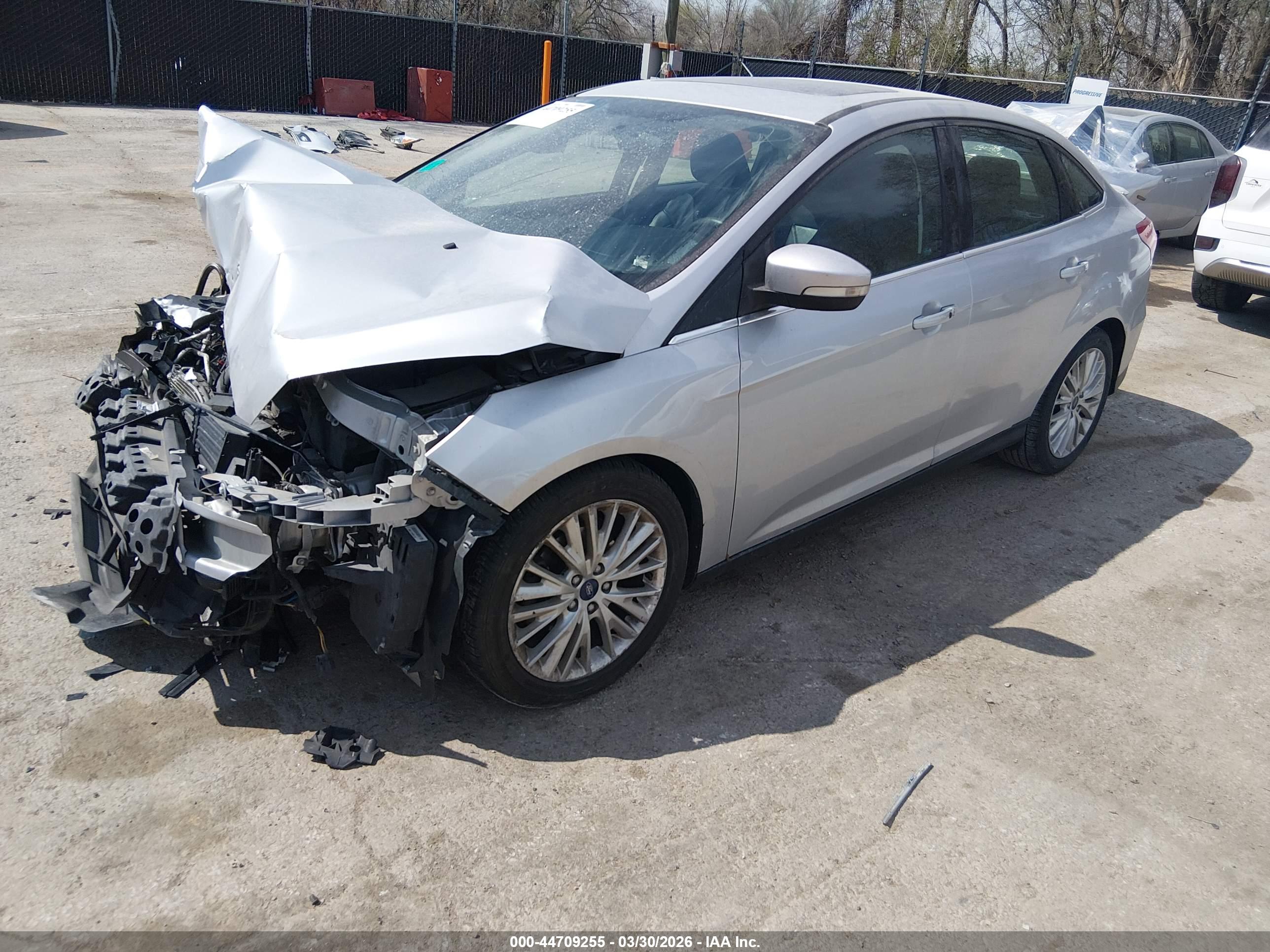 FORD FOCUS image 2