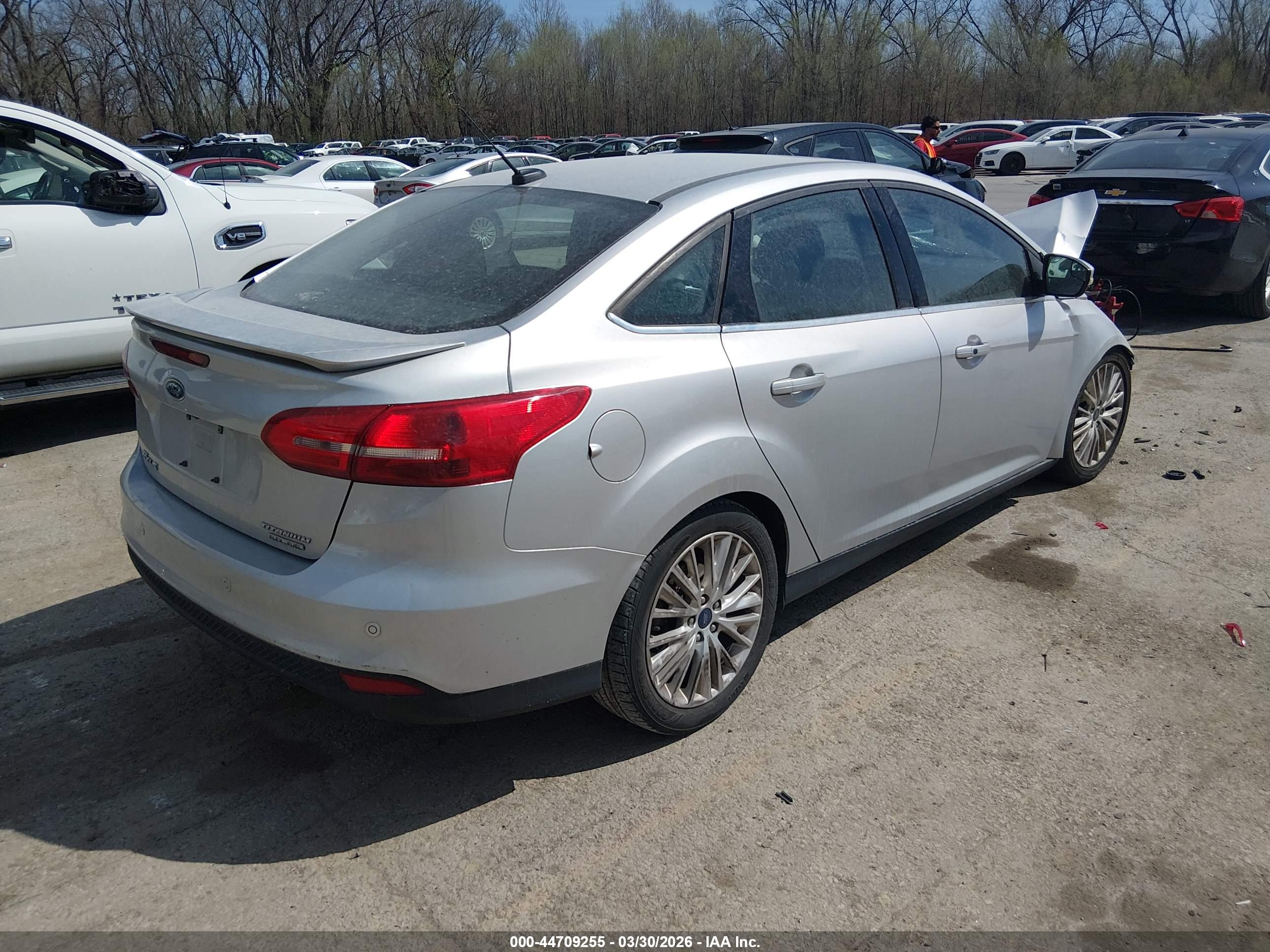 FORD FOCUS image 4