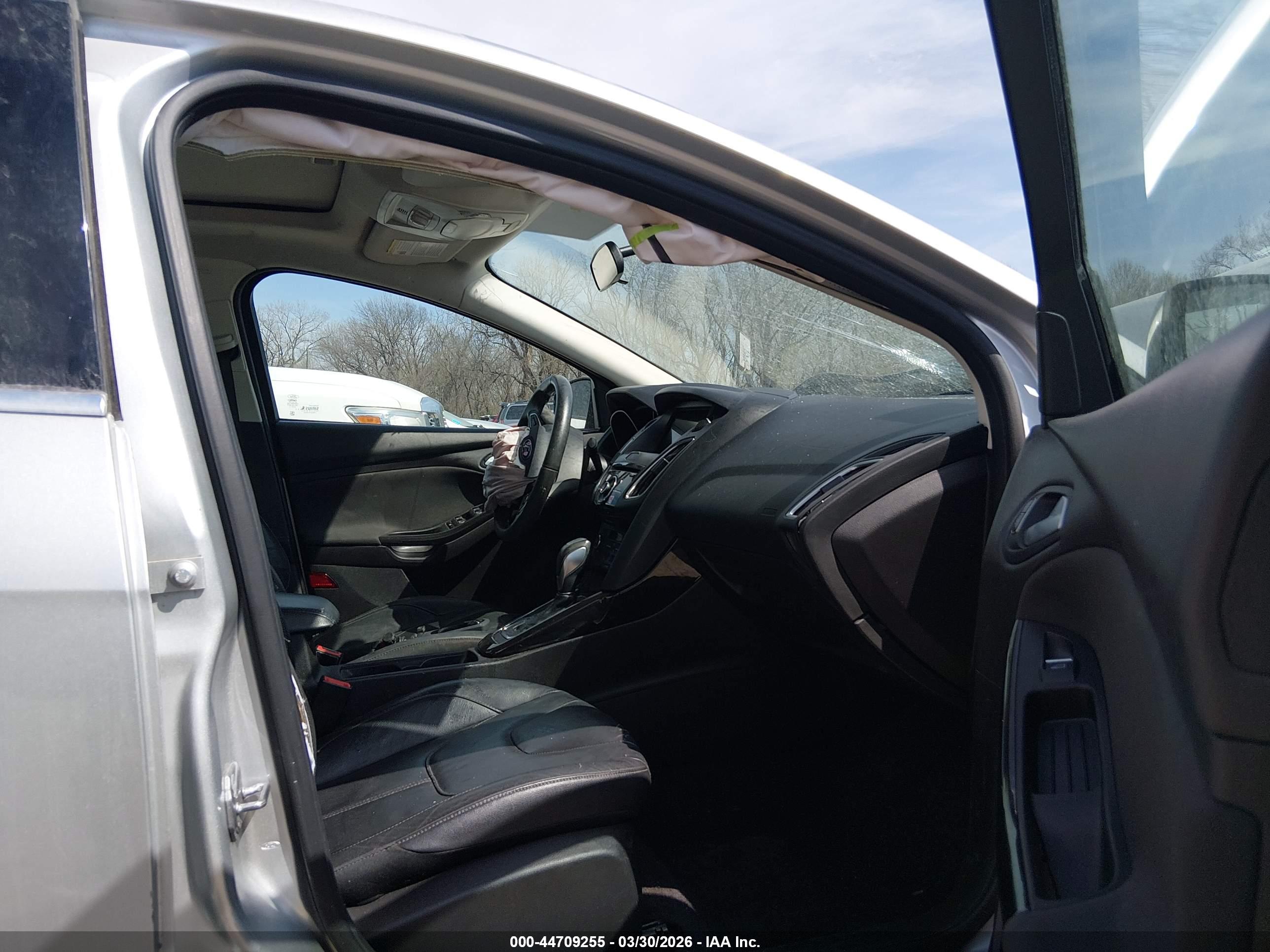 FORD FOCUS image 5