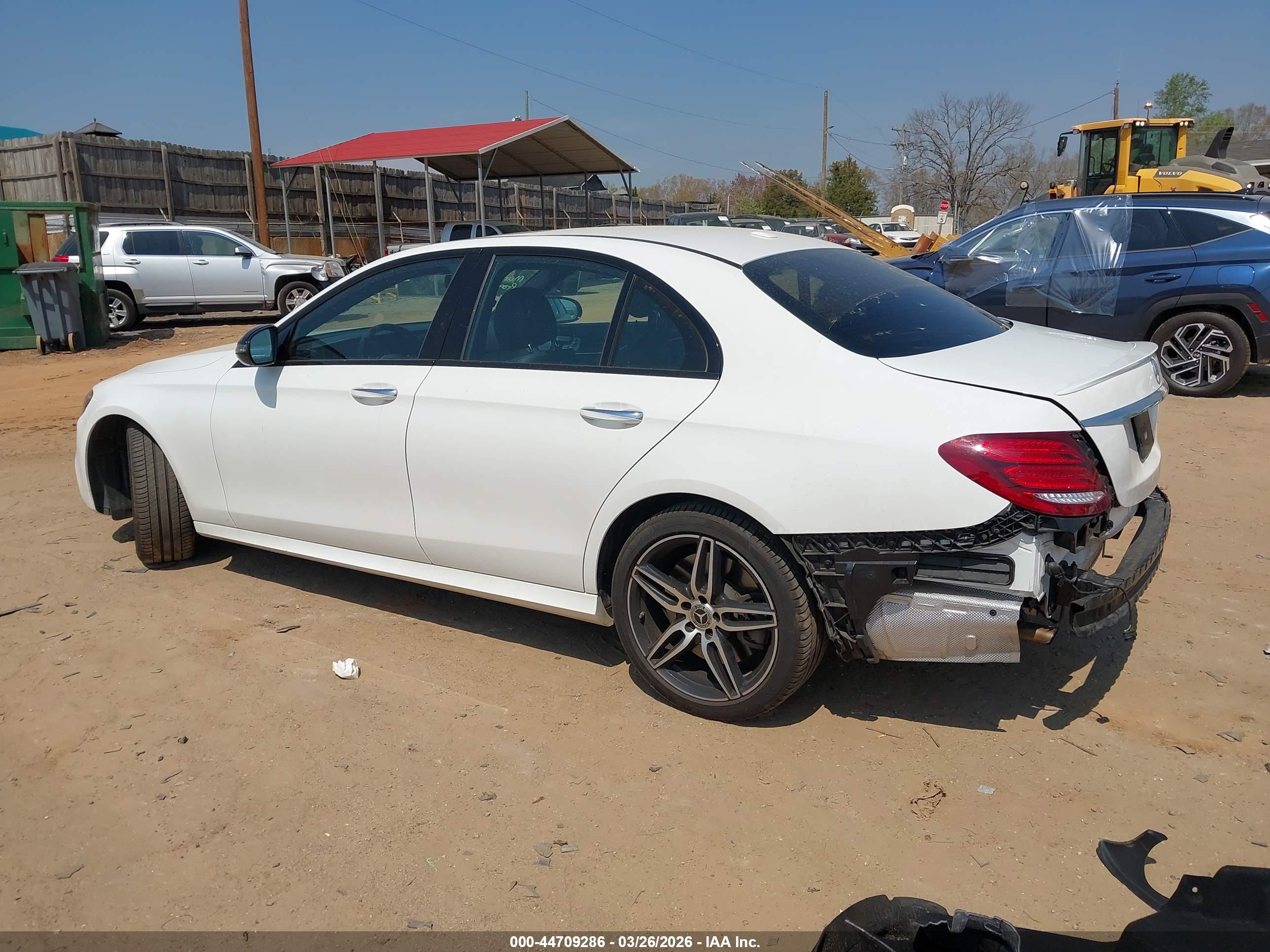 MERCEDES-BENZ E image 3