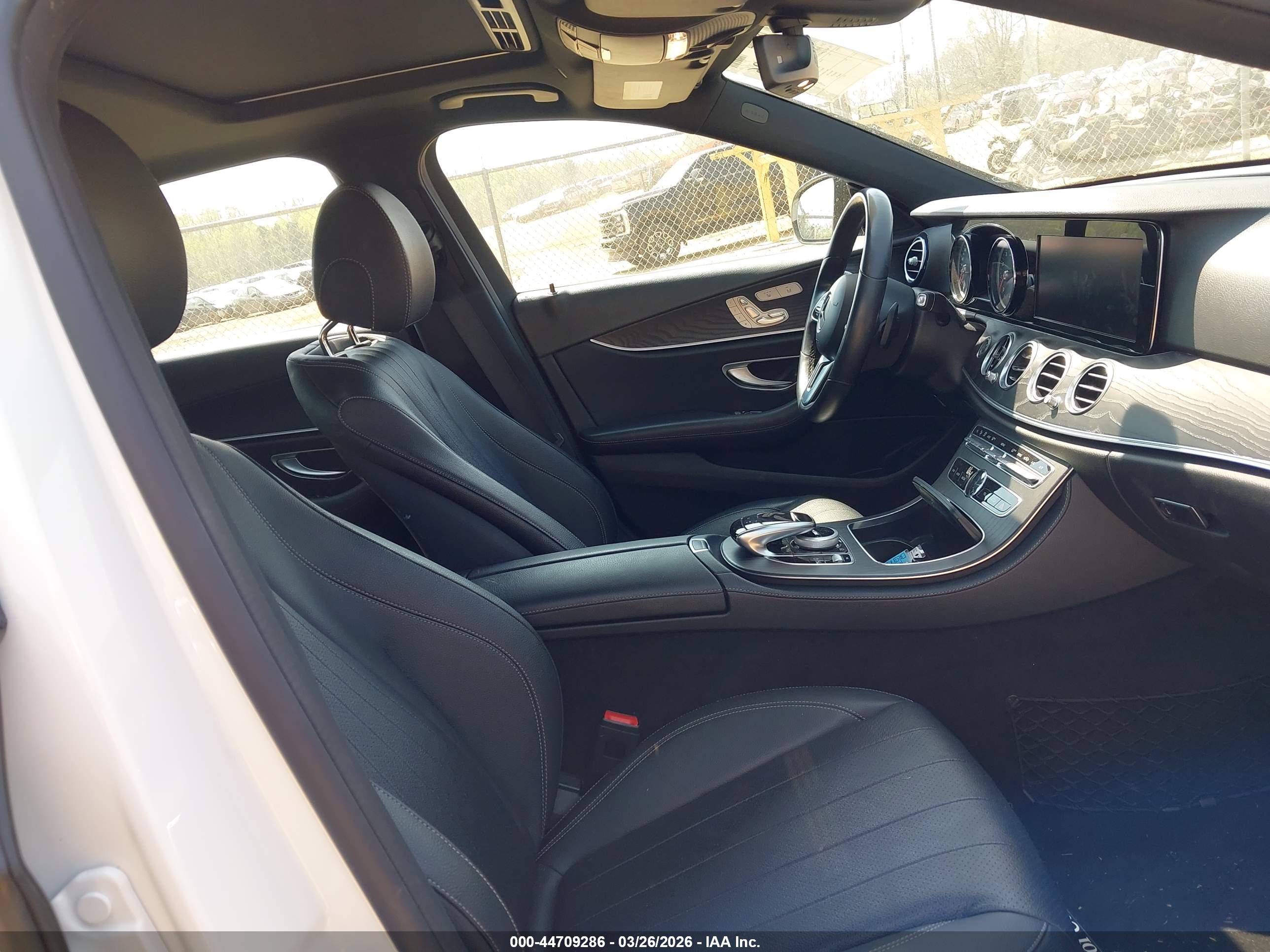 MERCEDES-BENZ E image 5