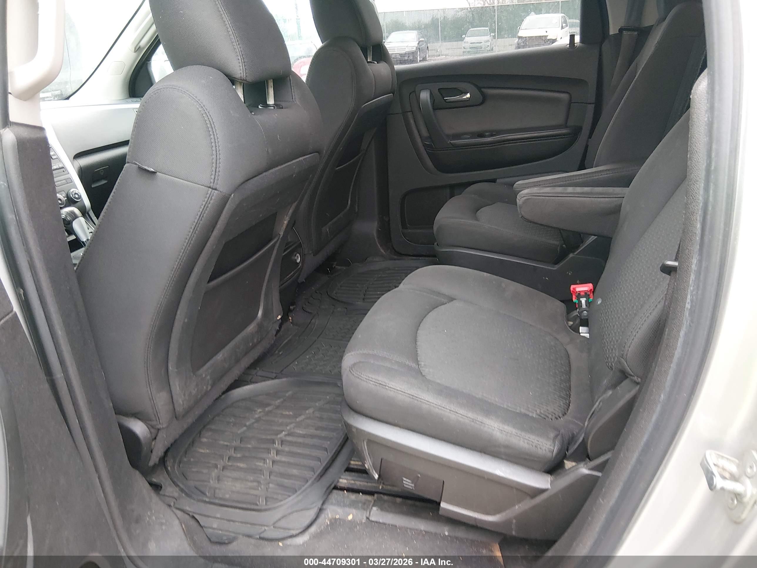 CHEVROLET TRAVERSE image 8