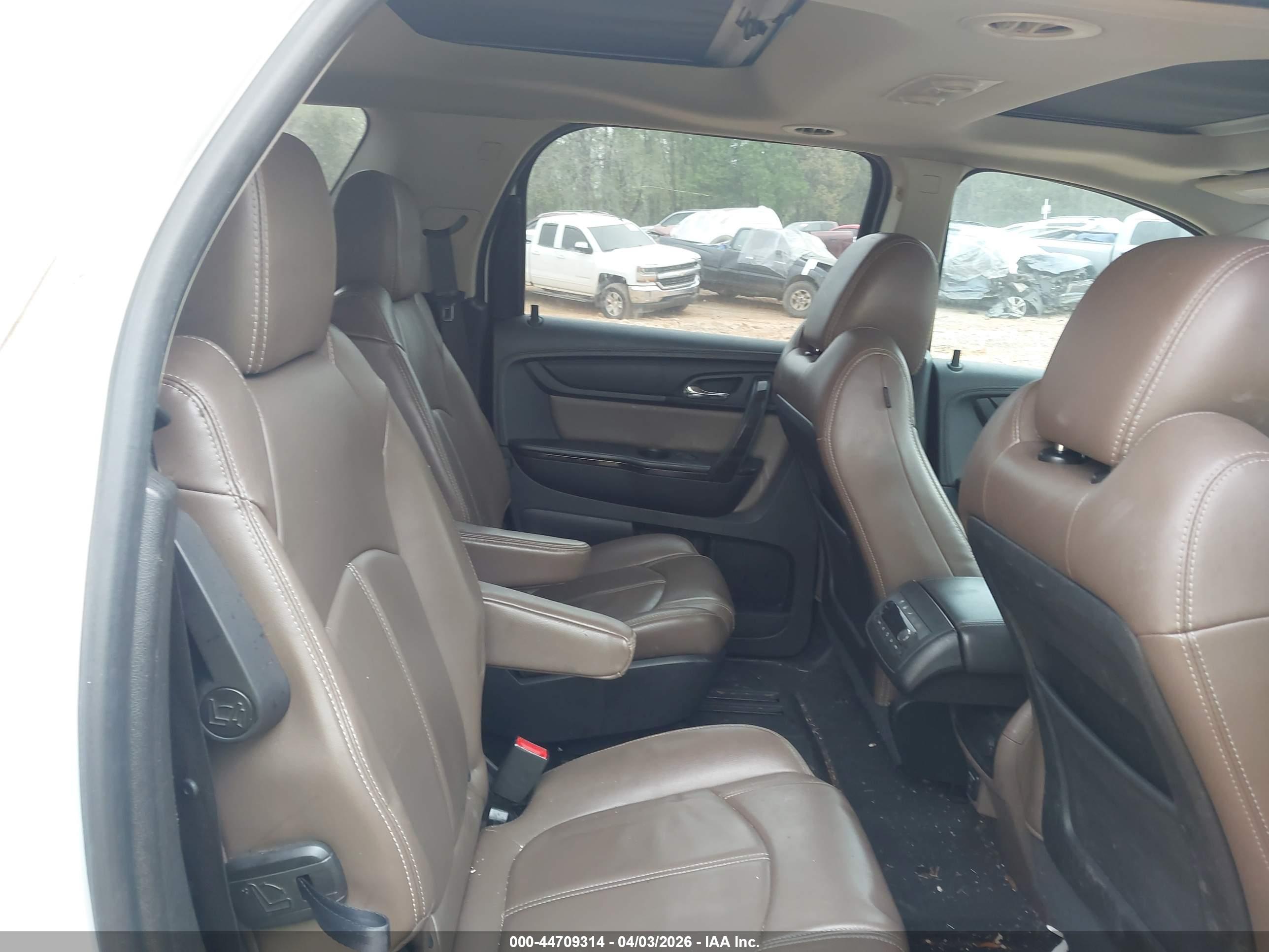 GMC ACADIA image 8