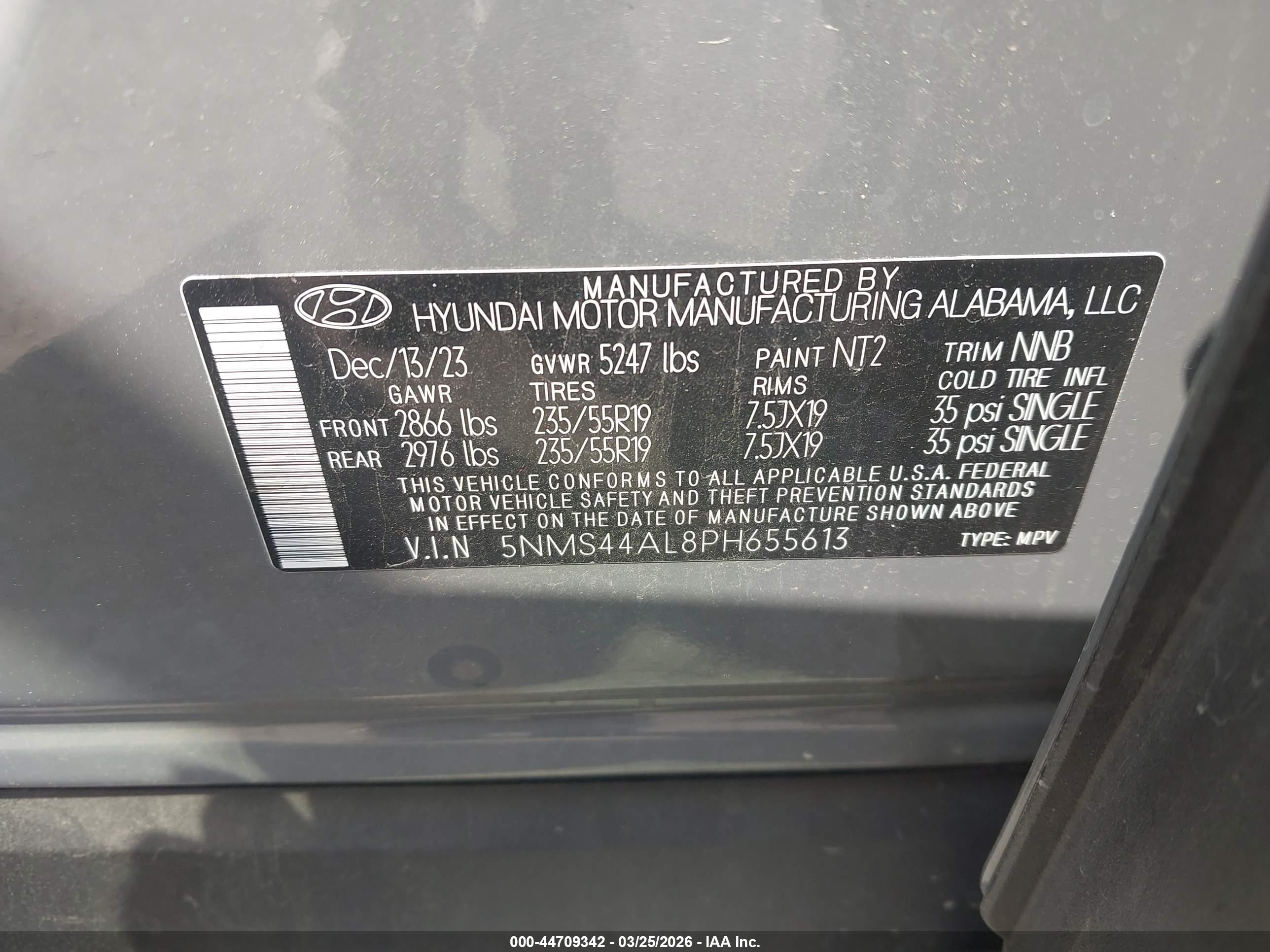 HYUNDAI SANTA image 9