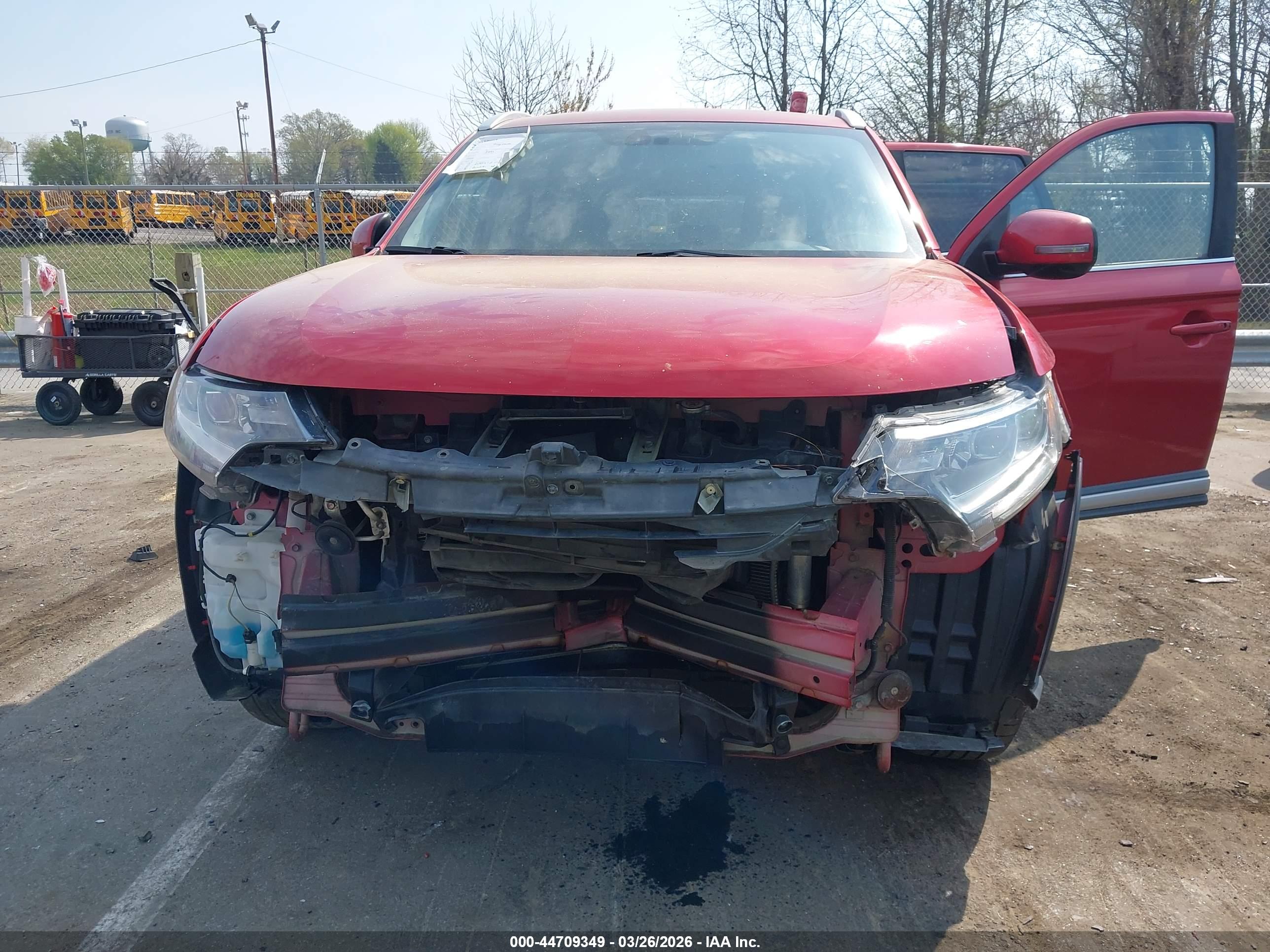 MITSUBISHI OUTLANDER image 6