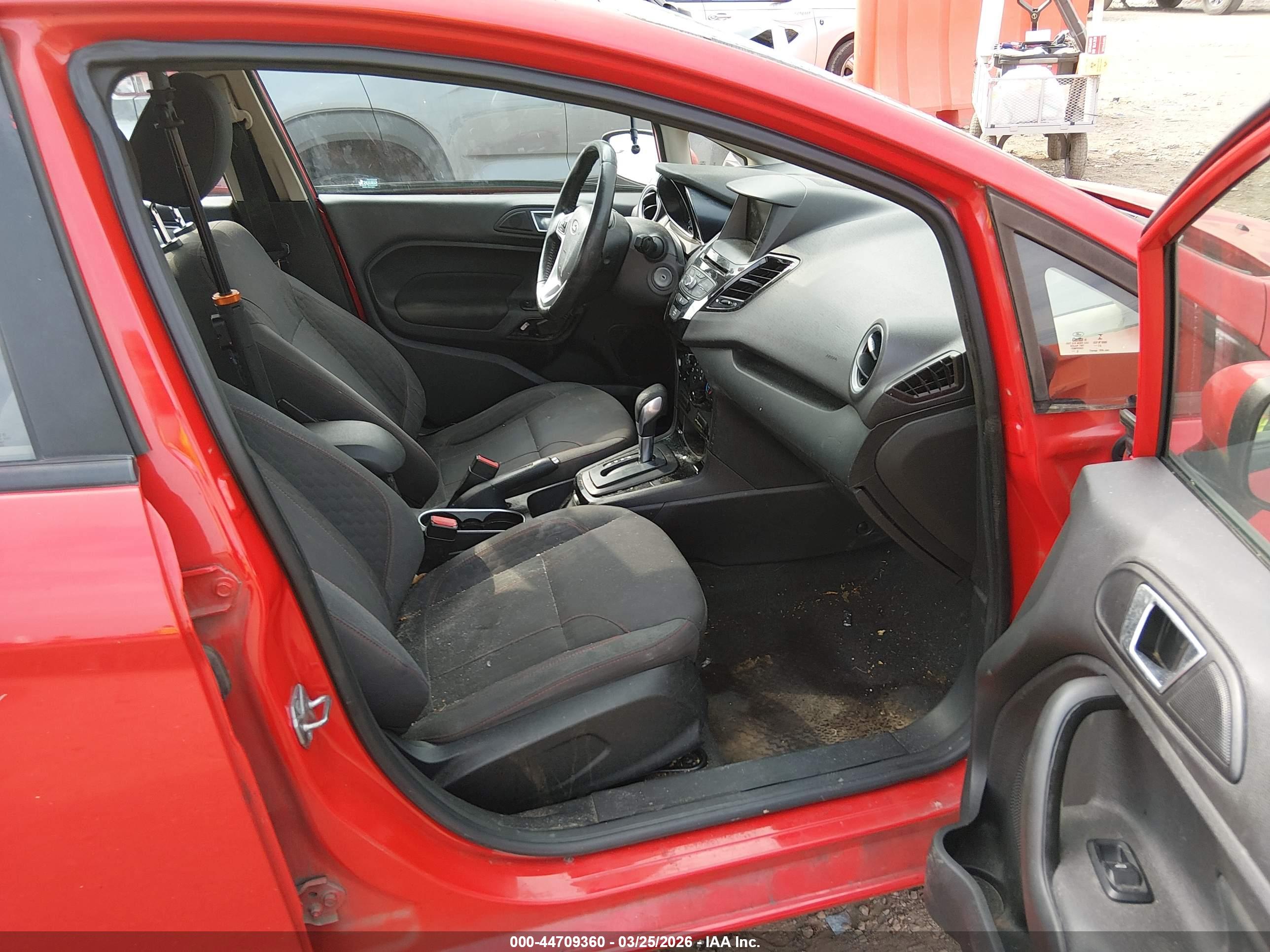 FORD FIESTA image 5