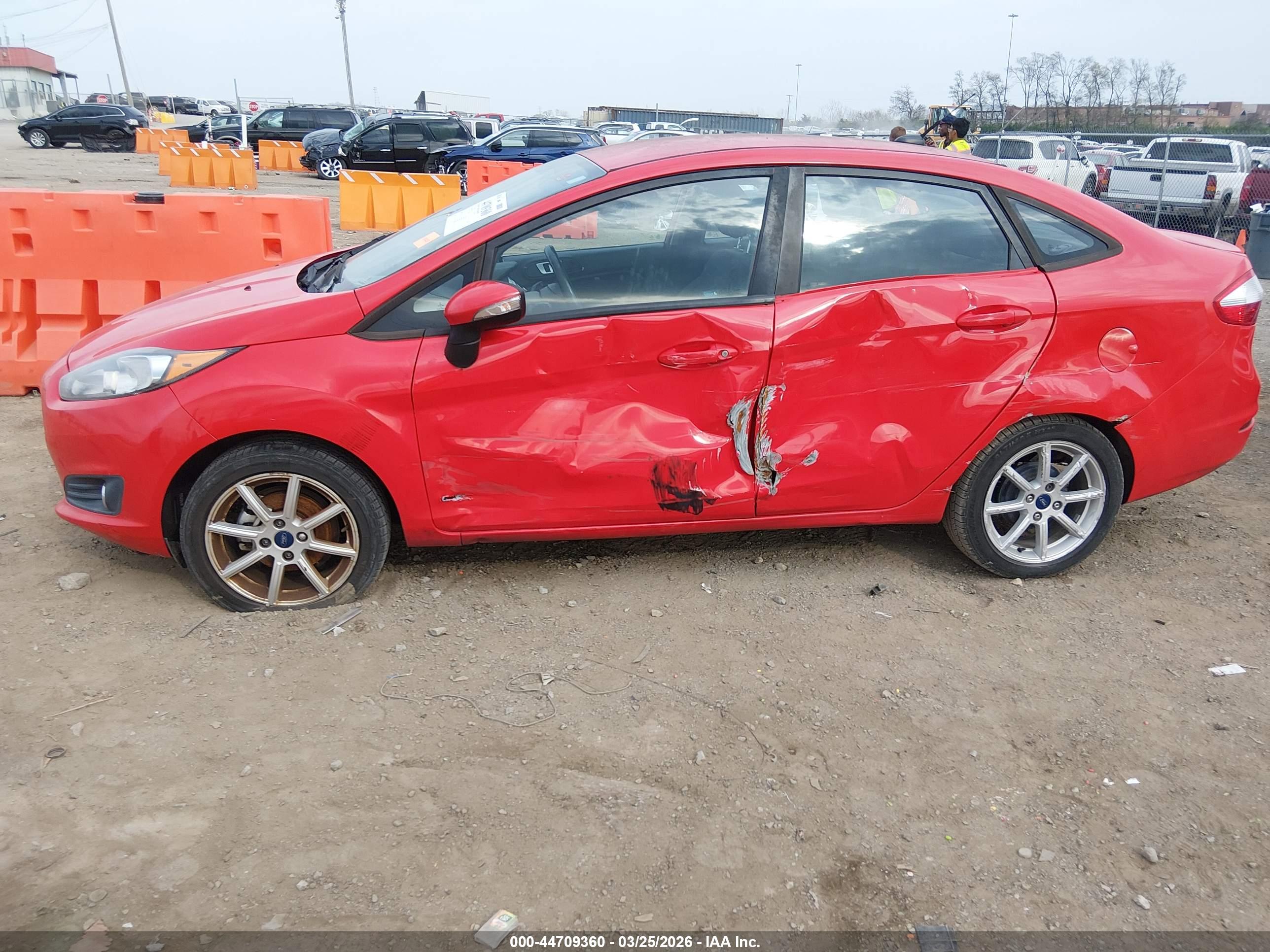 FORD FIESTA image 6