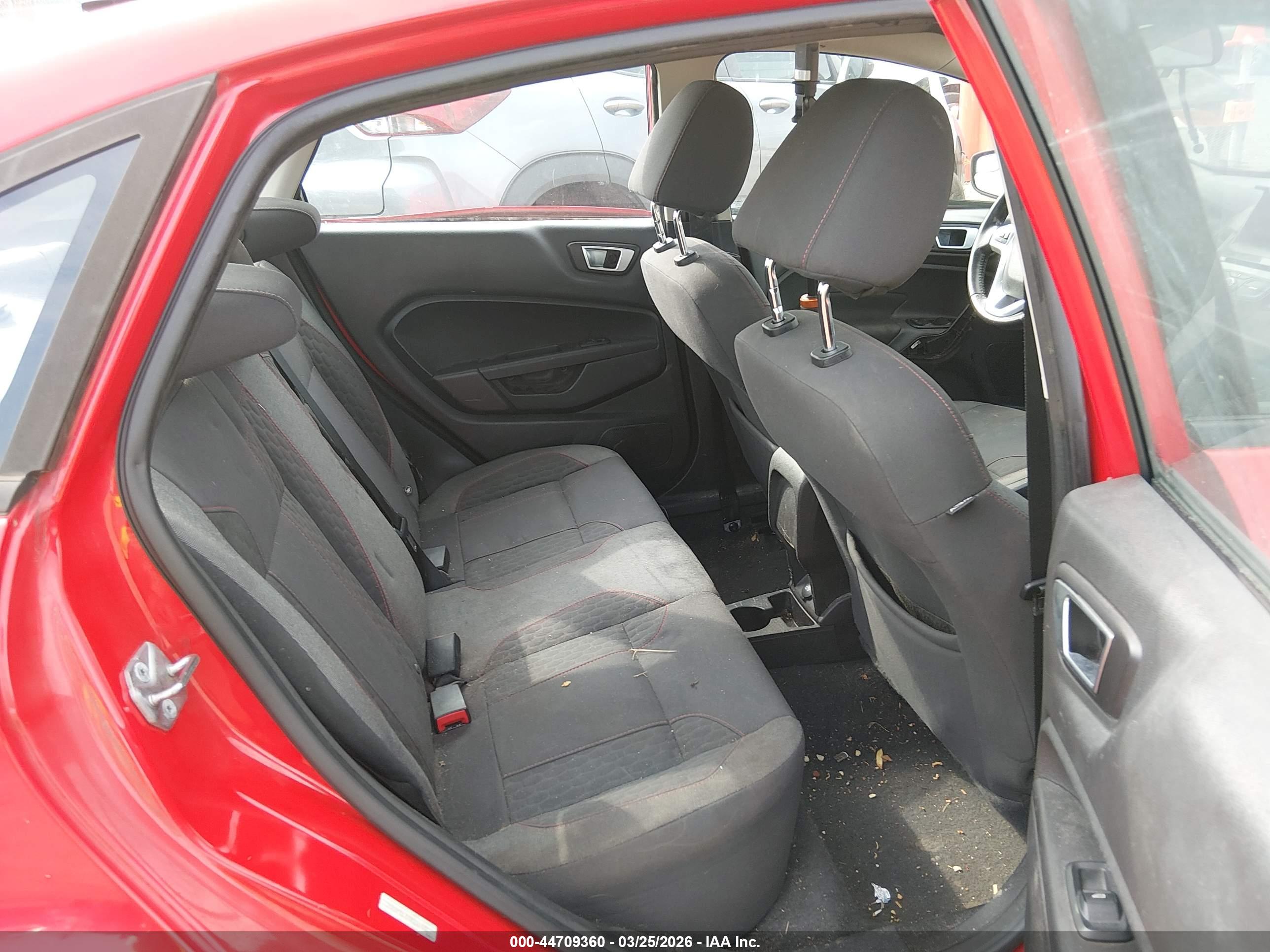 FORD FIESTA image 8