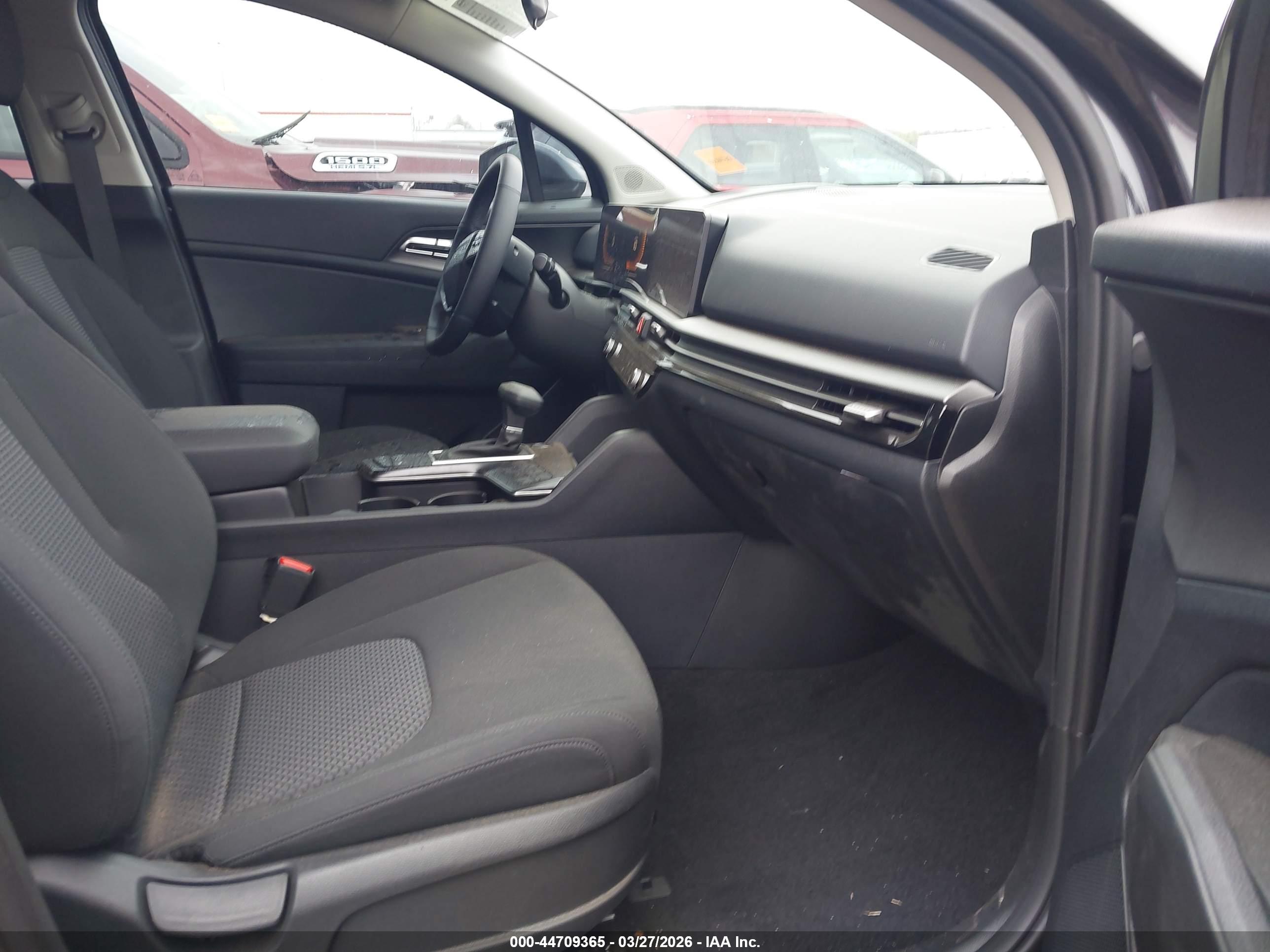 KIA SPORTAGE image 5