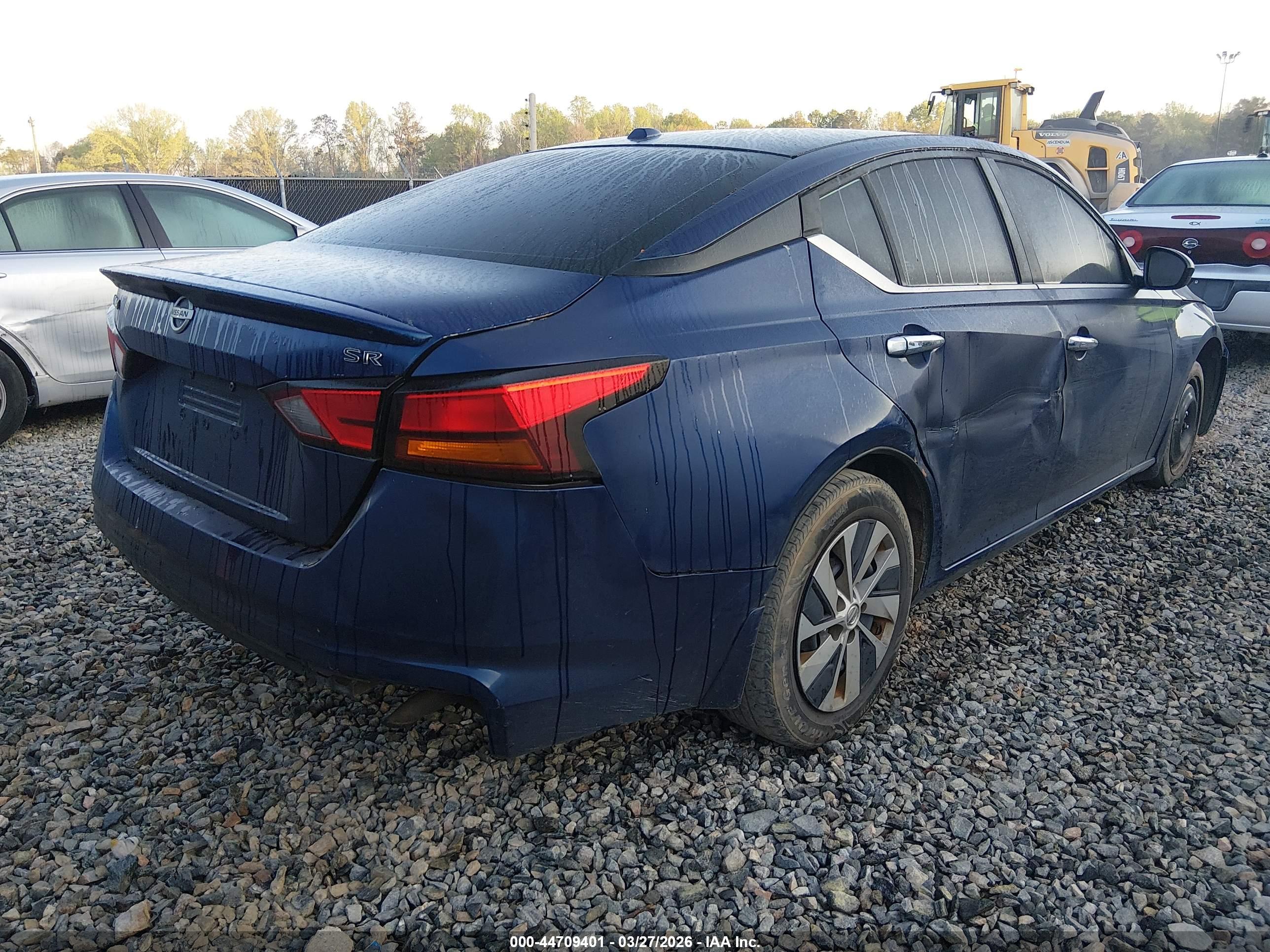 NISSAN ALTIMA image 4