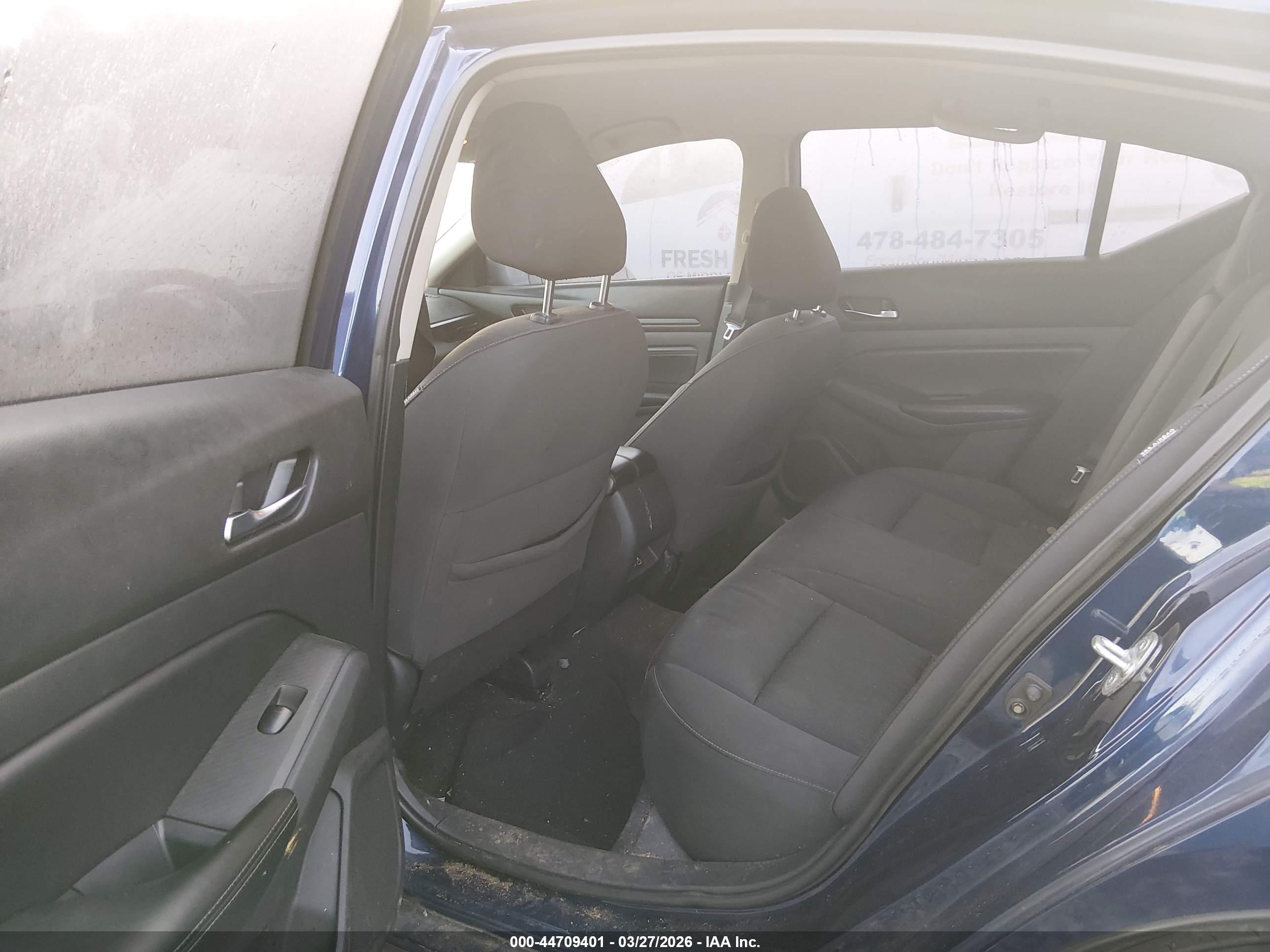 NISSAN ALTIMA image 8