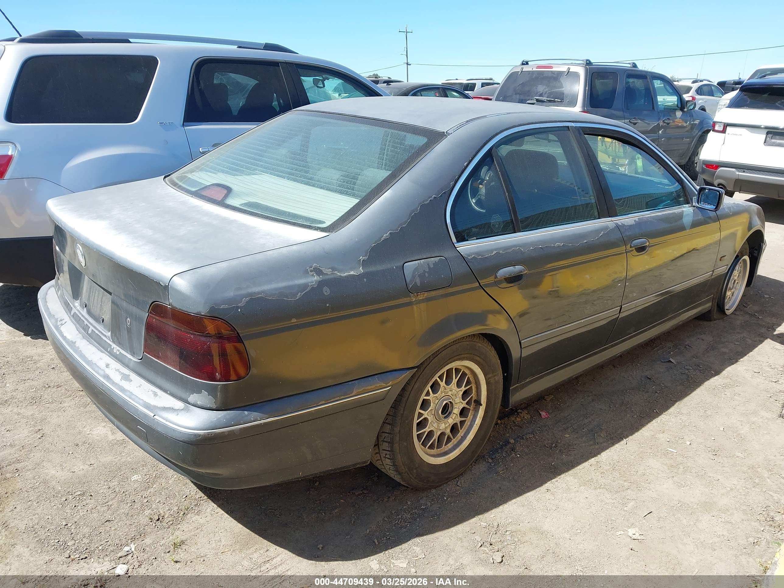 BMW 528I image 4