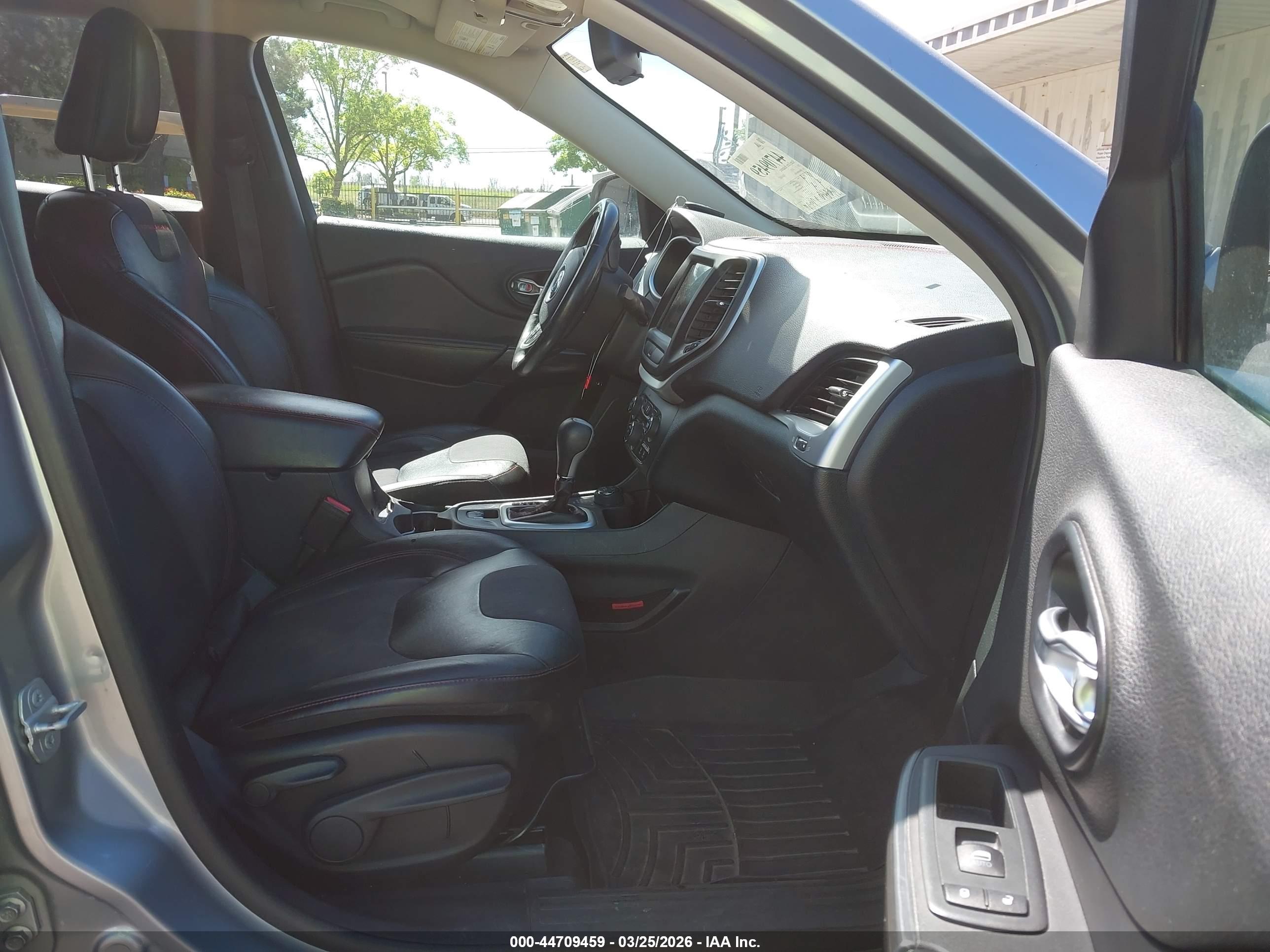 JEEP CHEROKEE image 5
