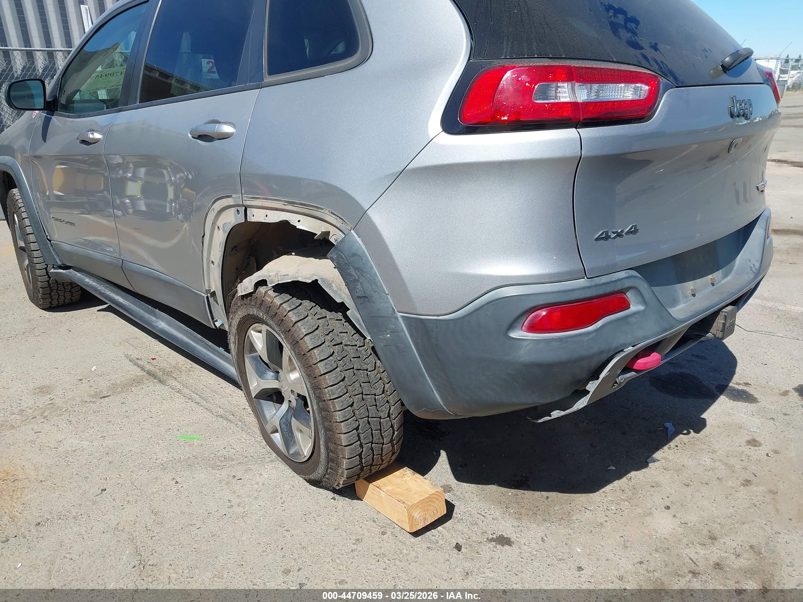 JEEP CHEROKEE image 6