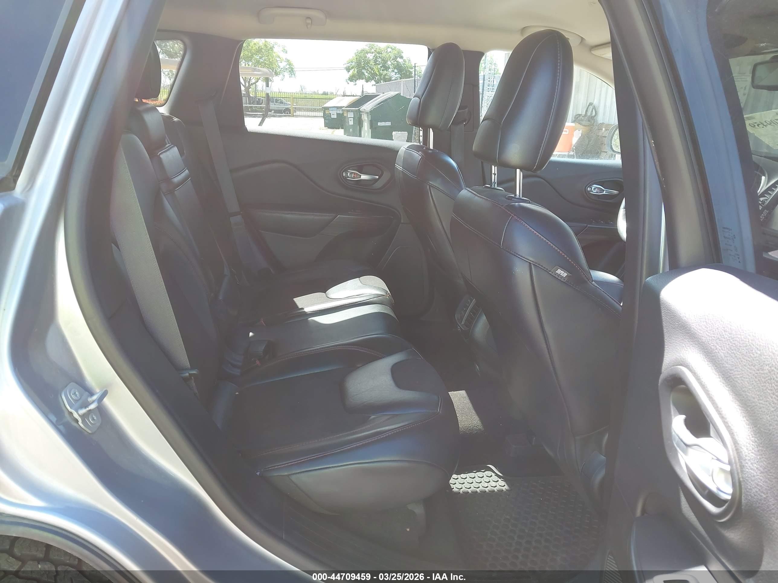 JEEP CHEROKEE image 8