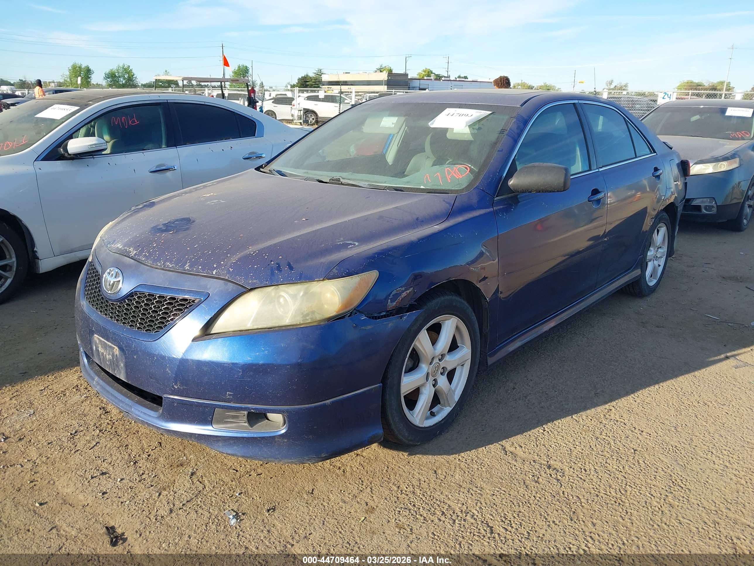 TOYOTA CAMRY image 2