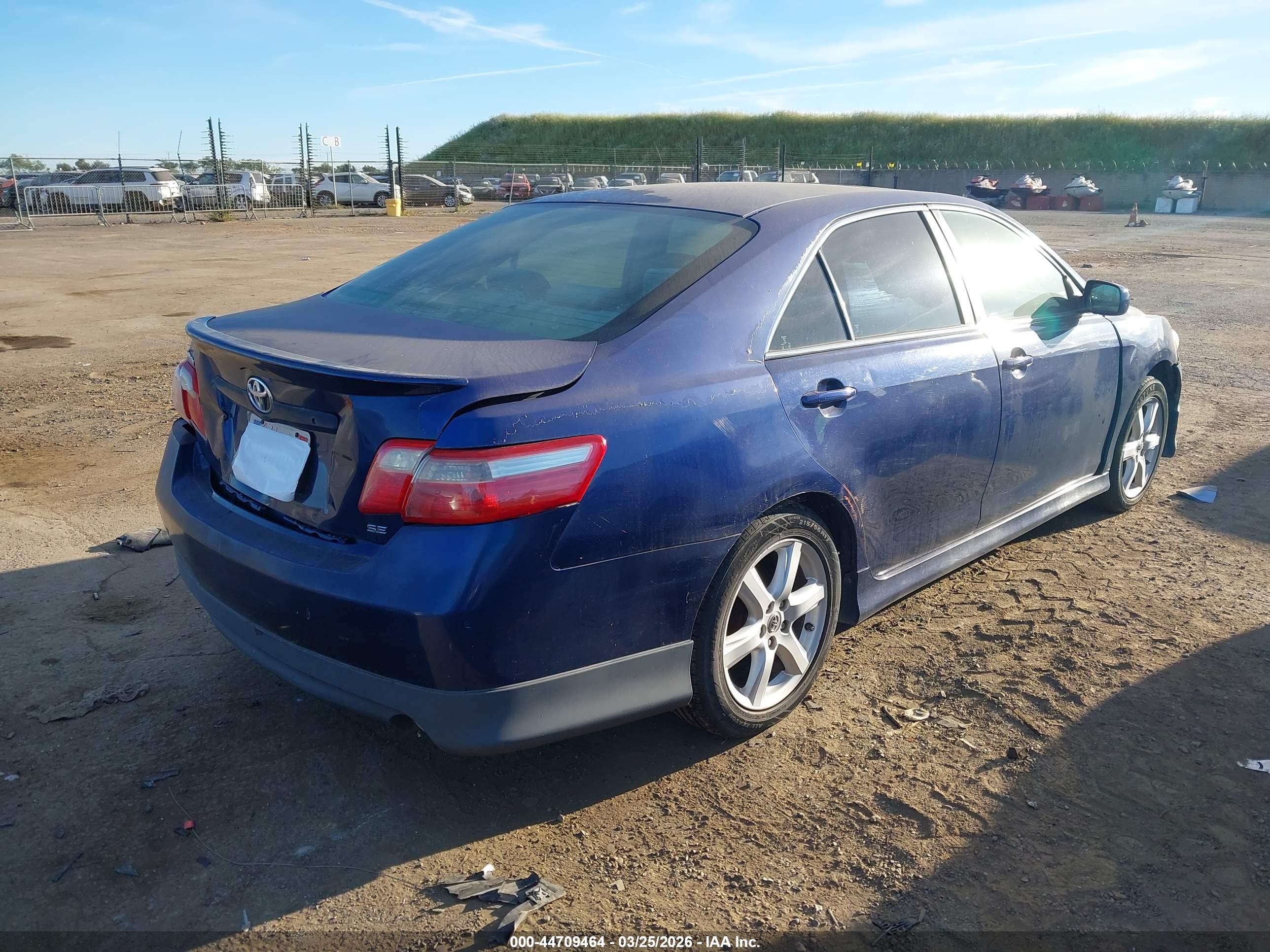 TOYOTA CAMRY image 4