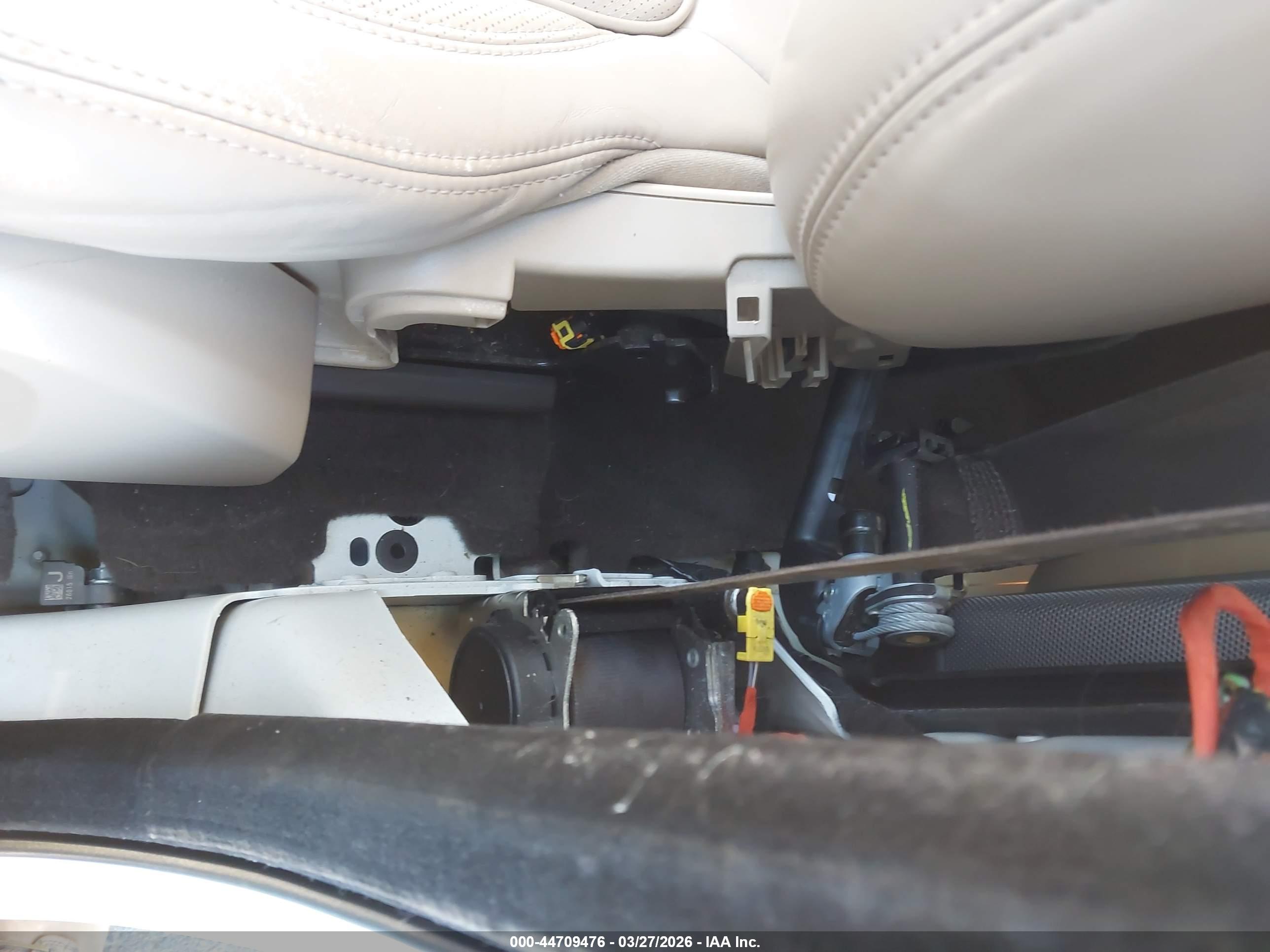 LAND ROVER image 6