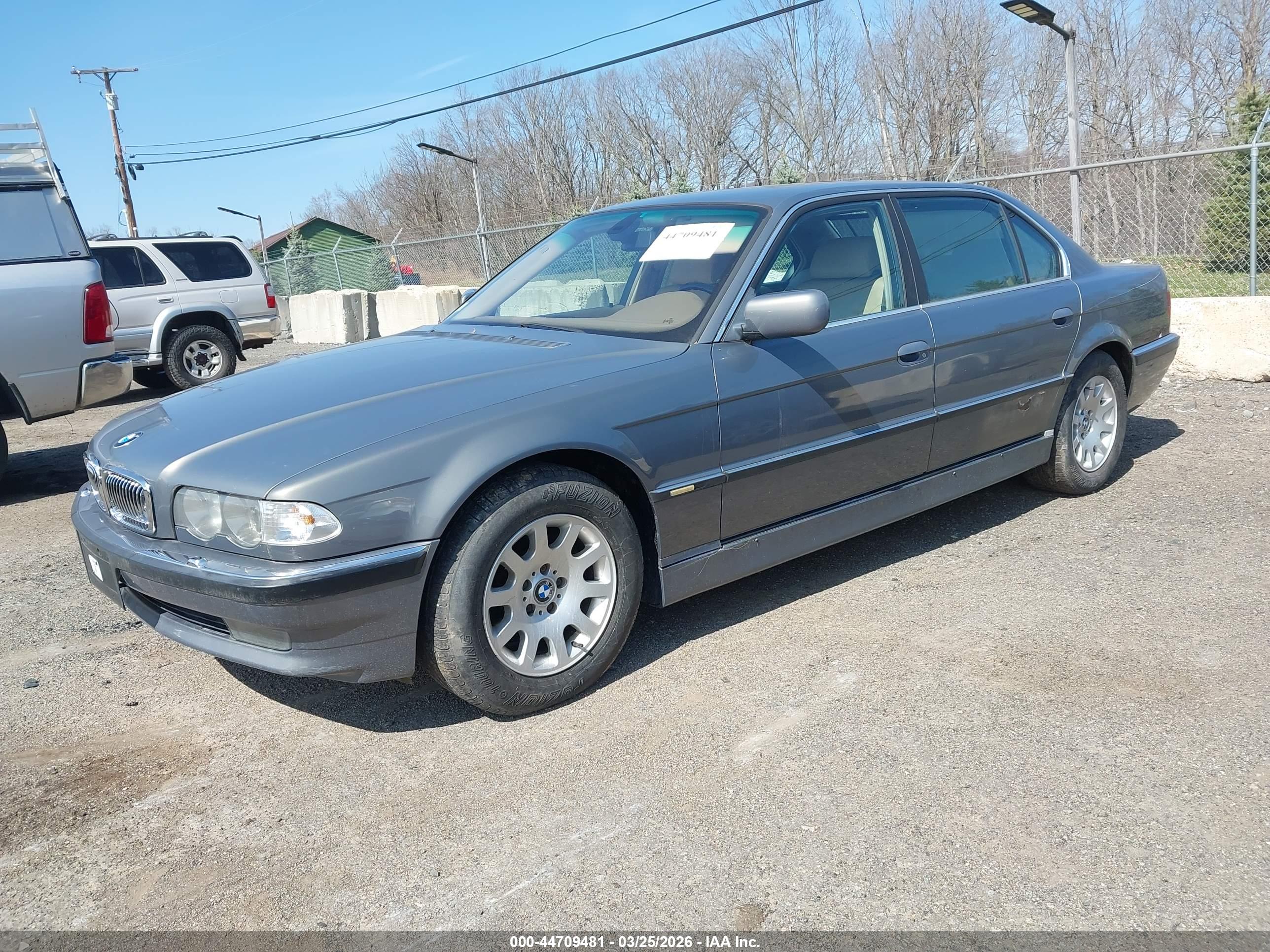 BMW 740IL image 2