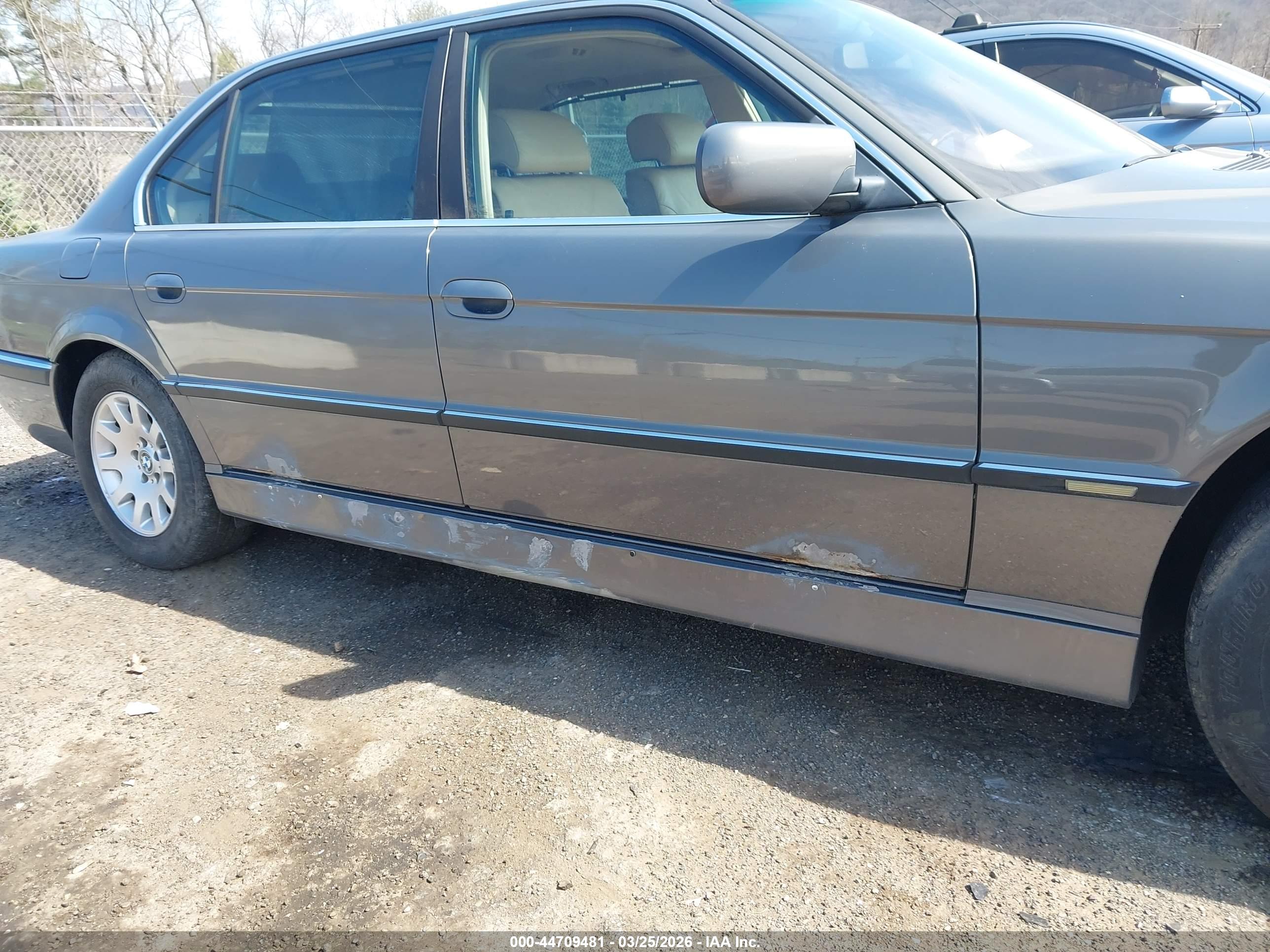 BMW 740IL image 6