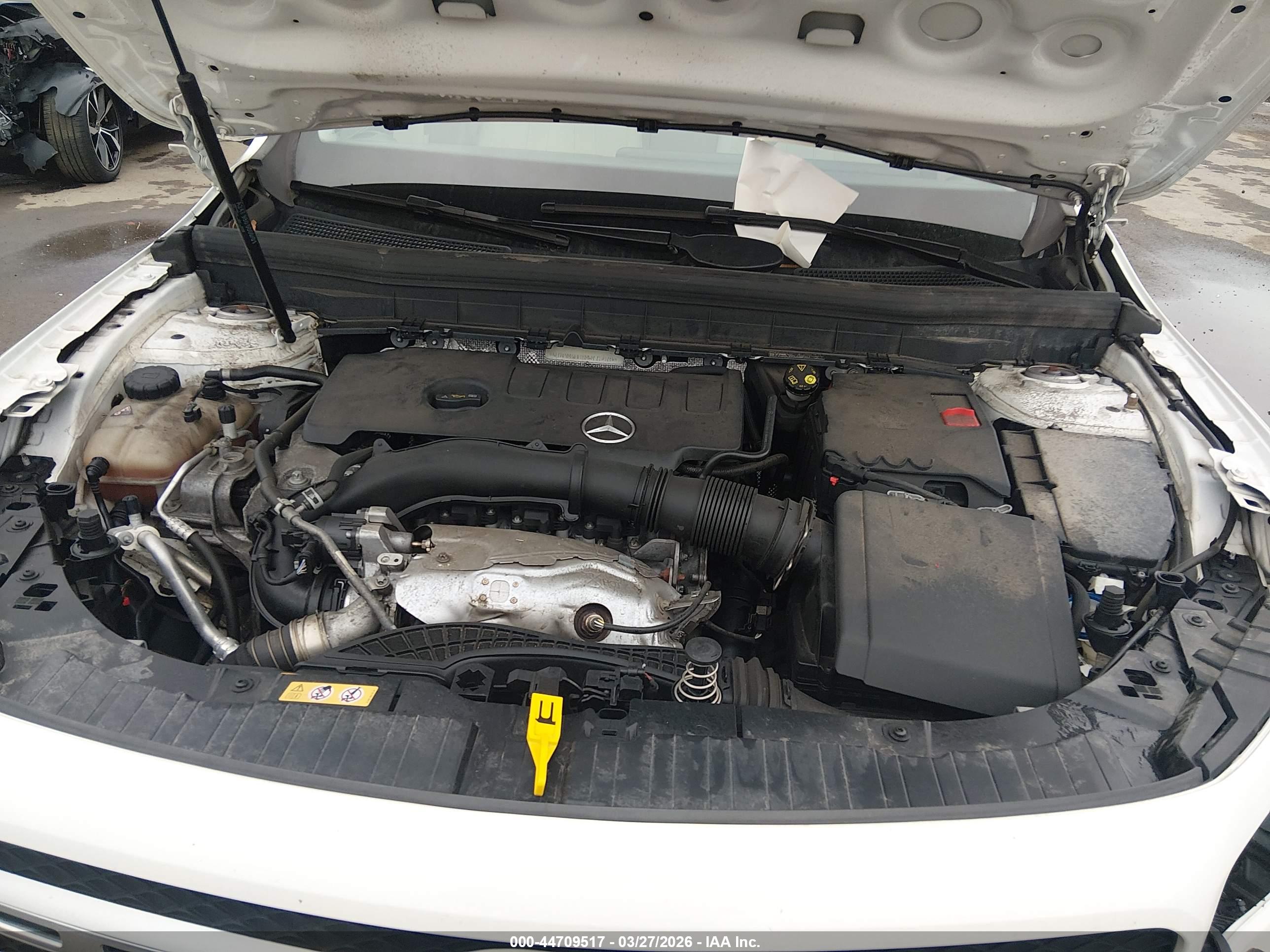 MERCEDES-BENZ GLB image 10