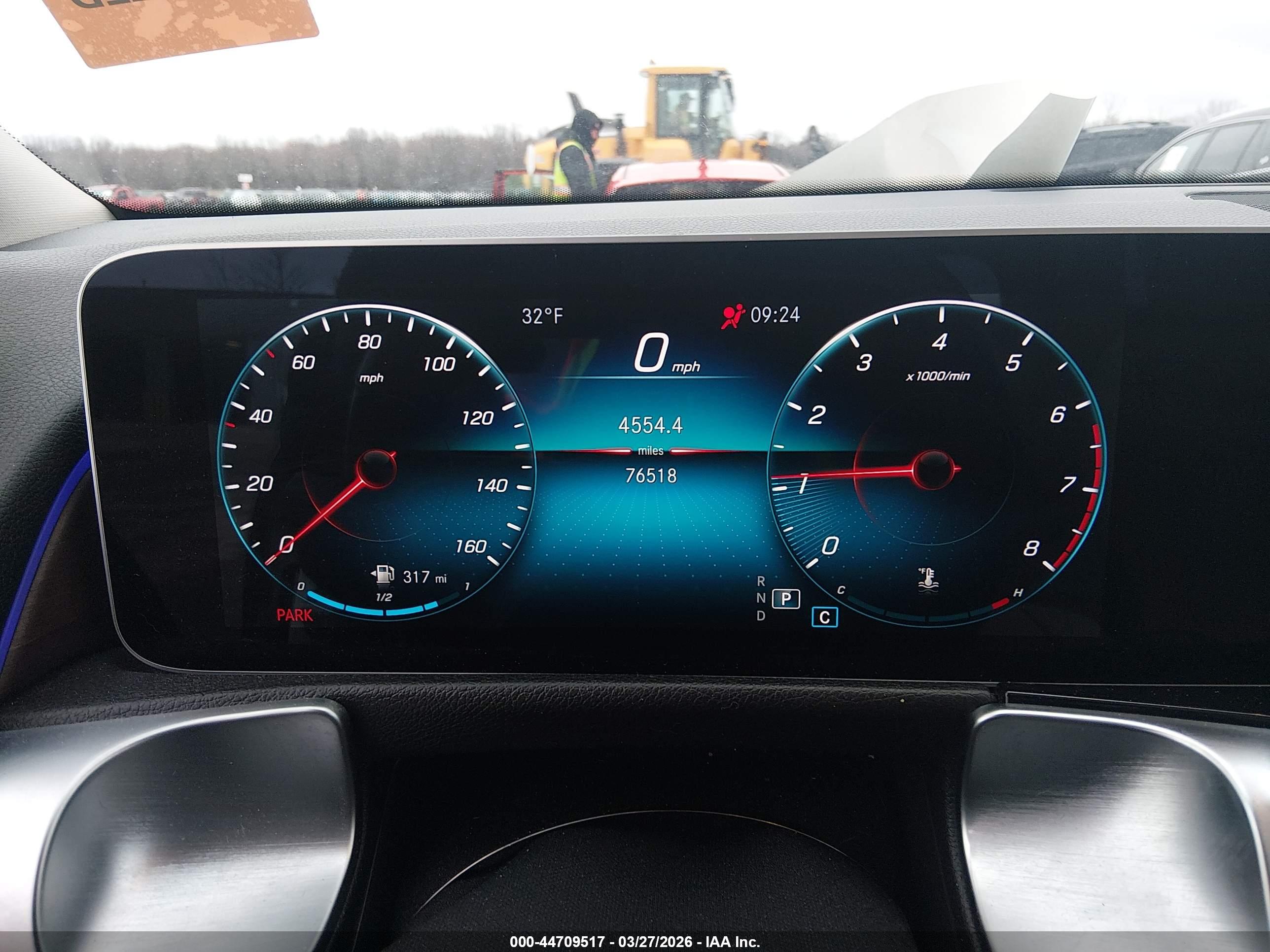 MERCEDES-BENZ GLB image 7