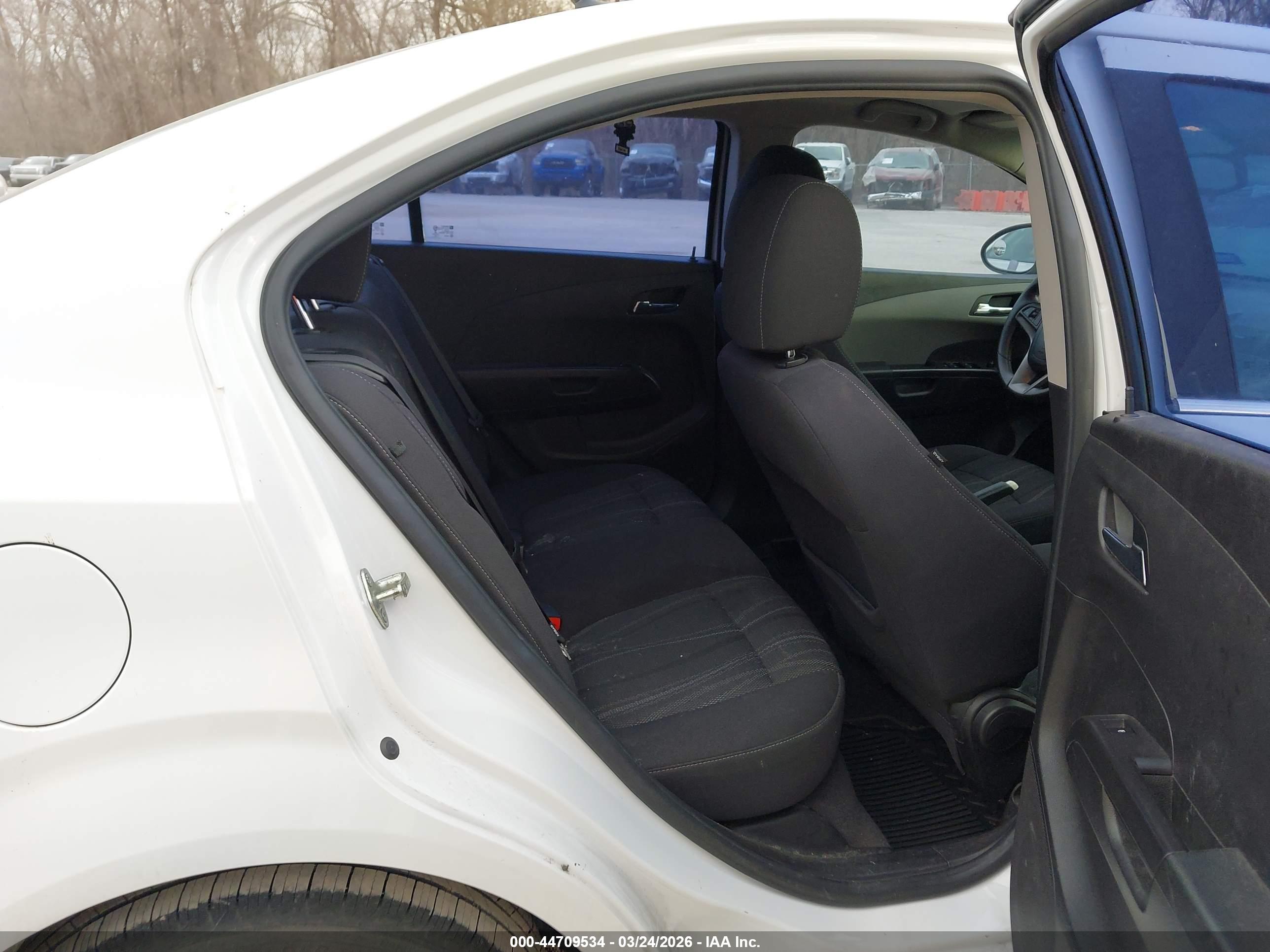 CHEVROLET SONIC image 8