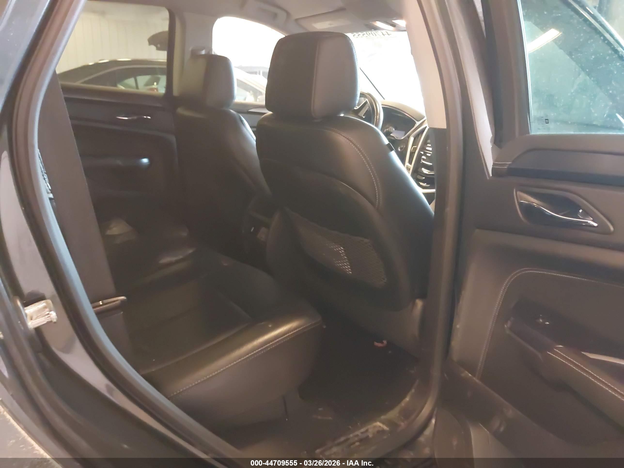 CADILLAC SRX image 8