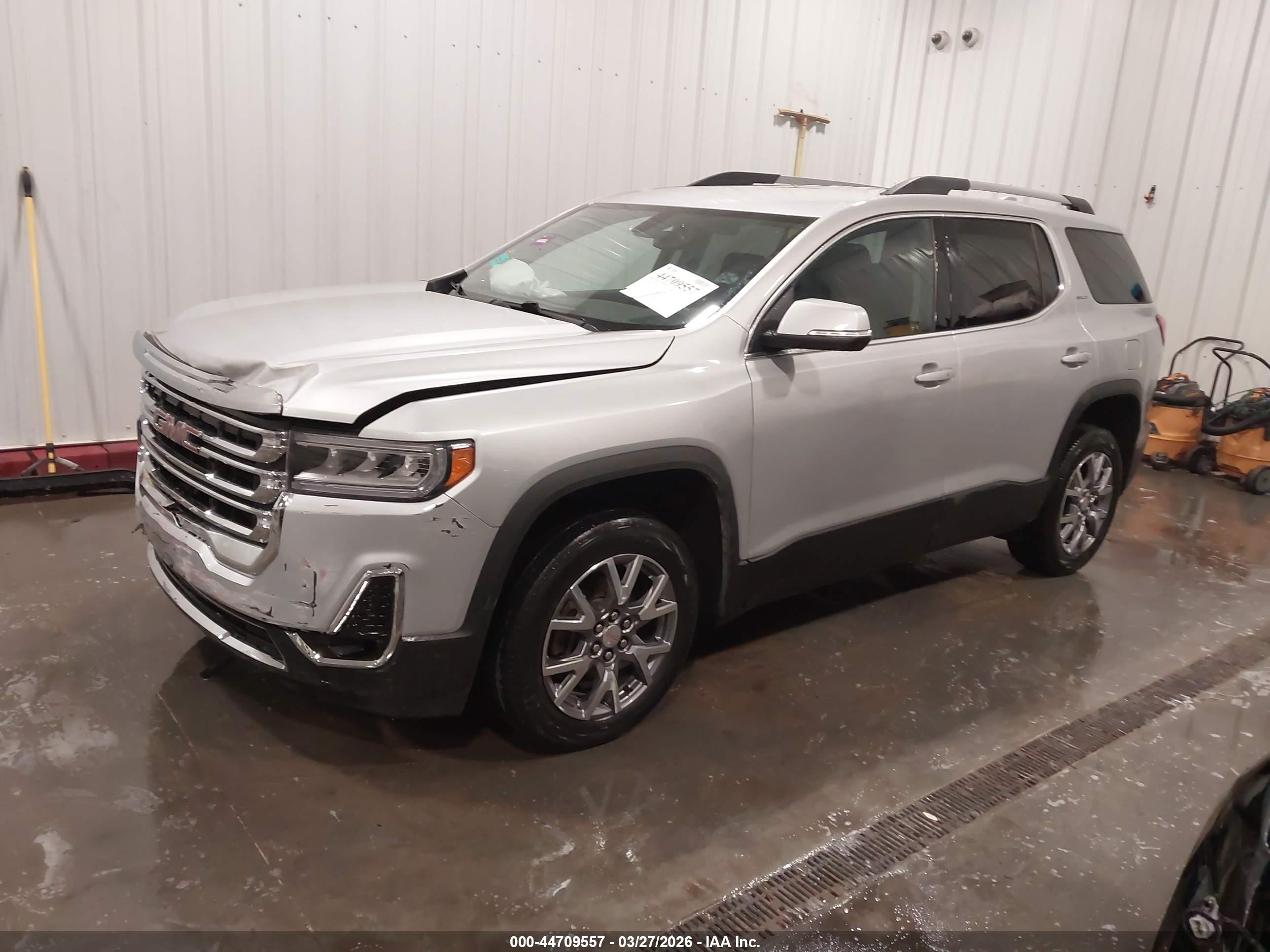 GMC ACADIA image 2