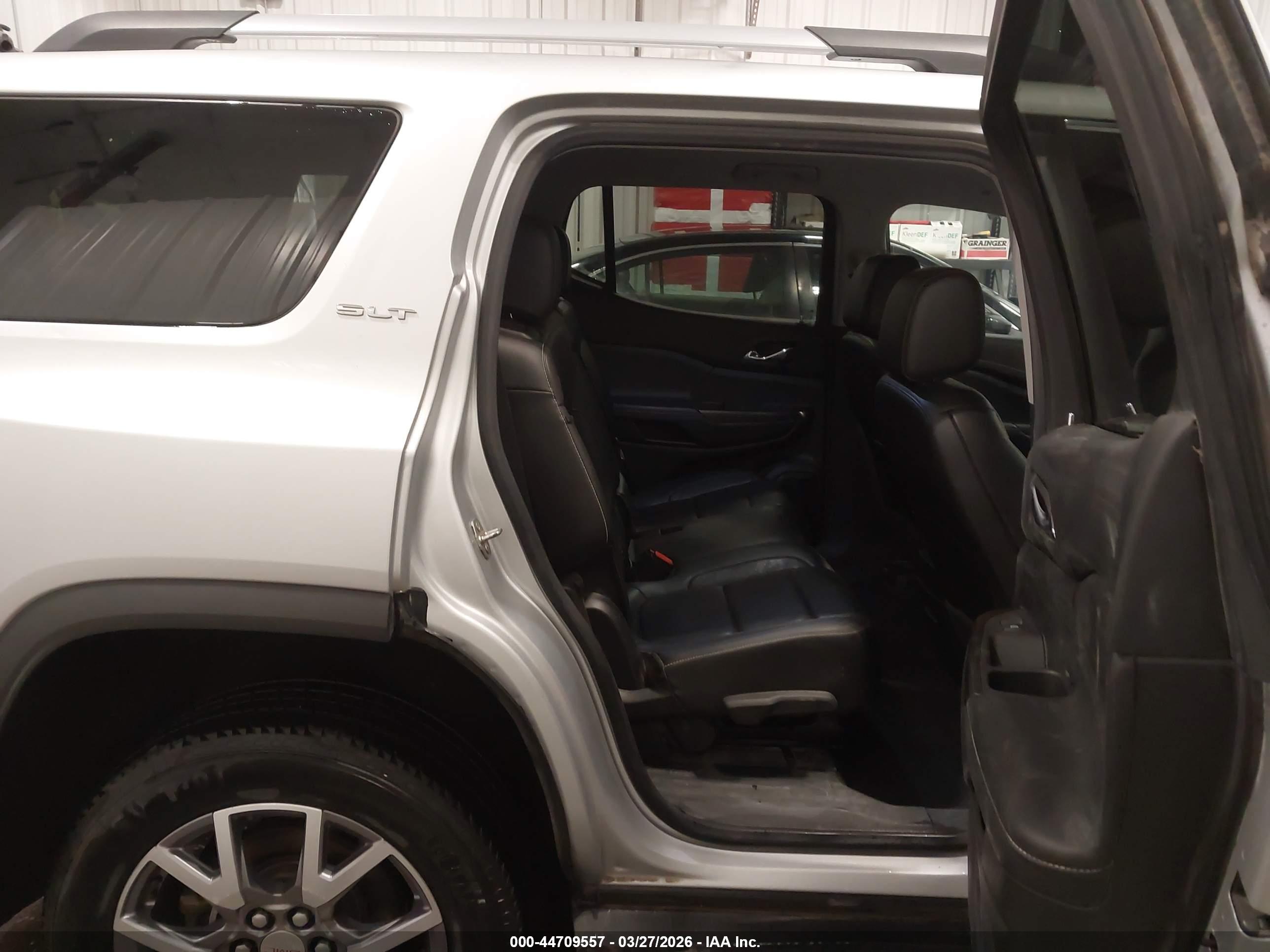 GMC ACADIA image 8
